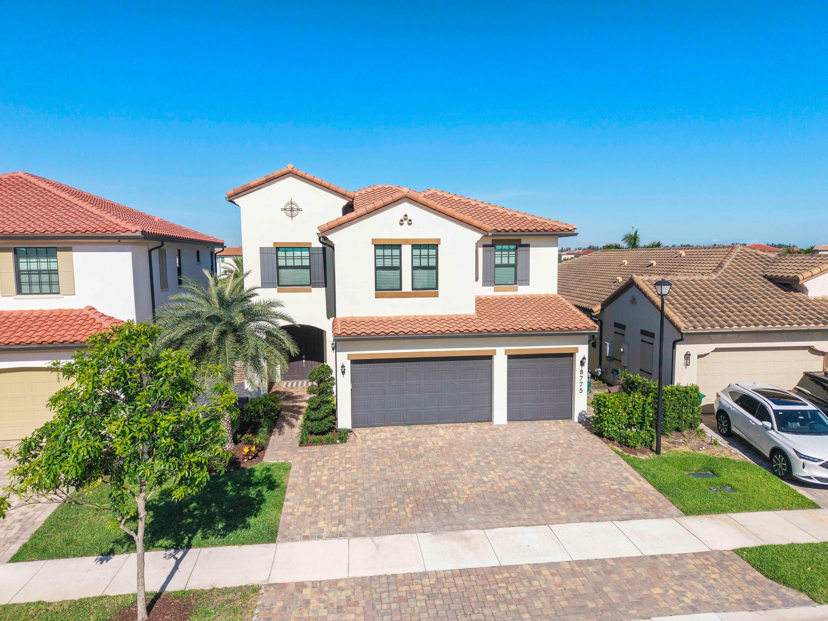 PARKLAND BAY - Residential
