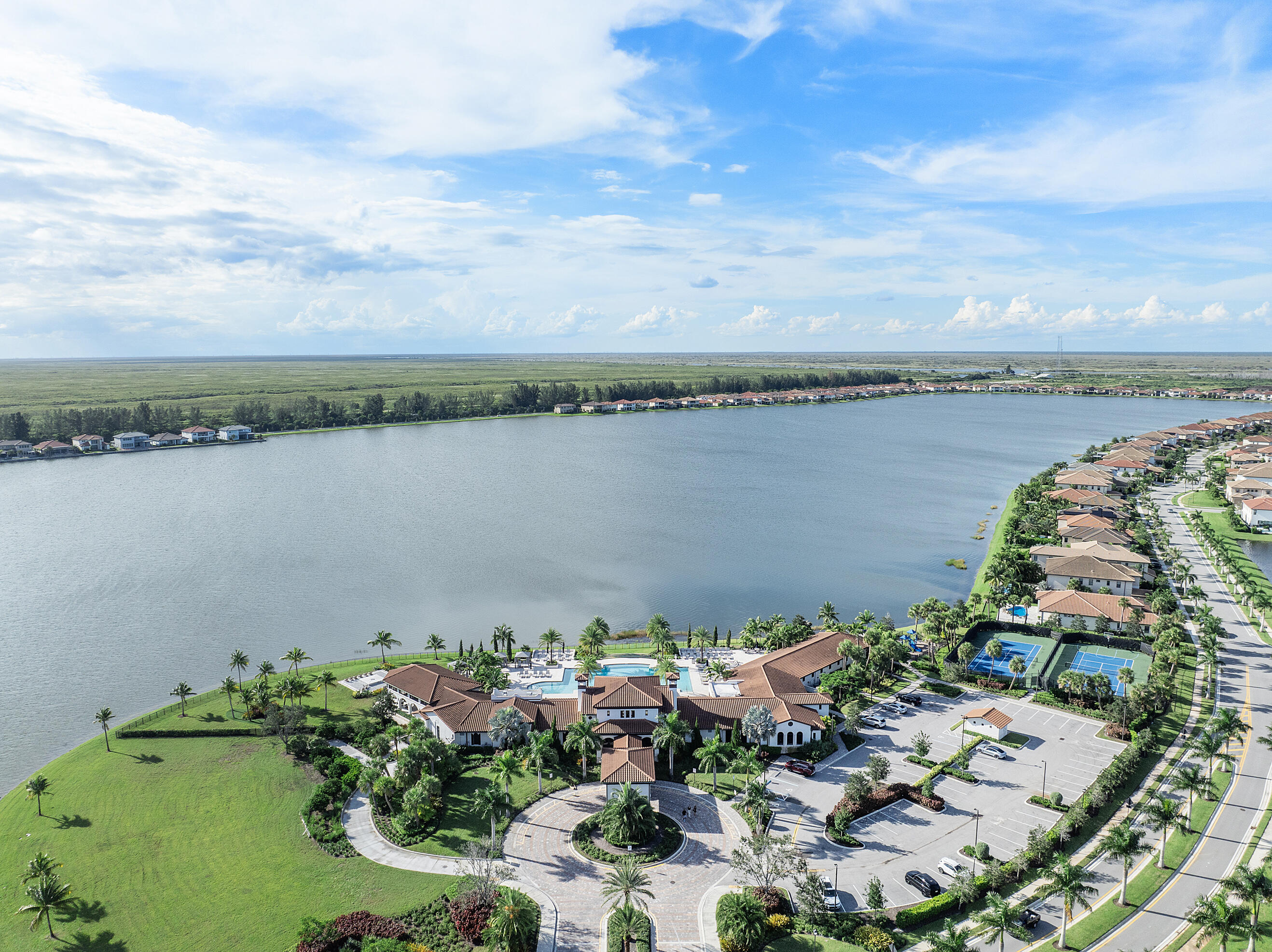 PARKLAND BAY - Residential