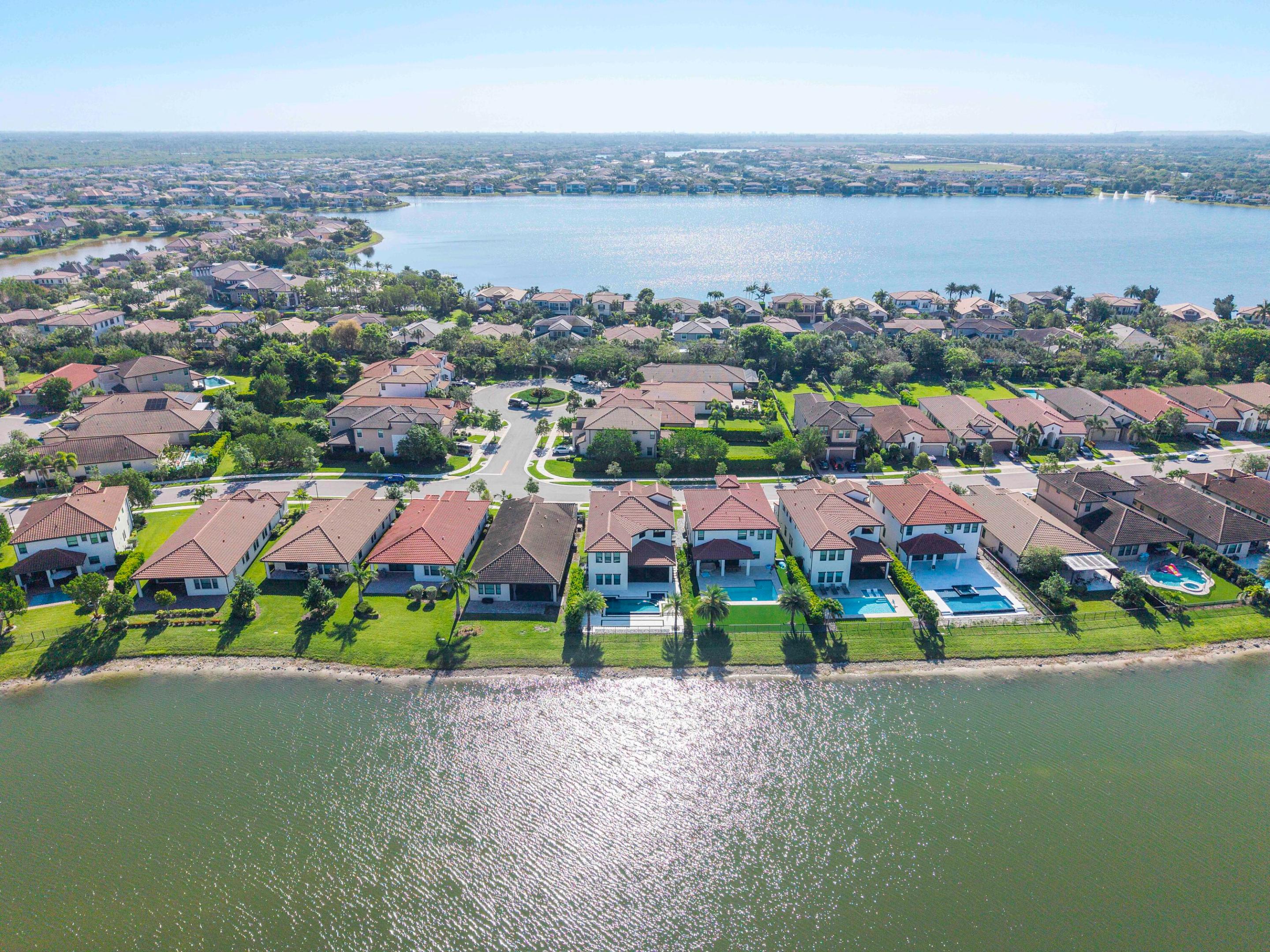 PARKLAND BAY - Residential