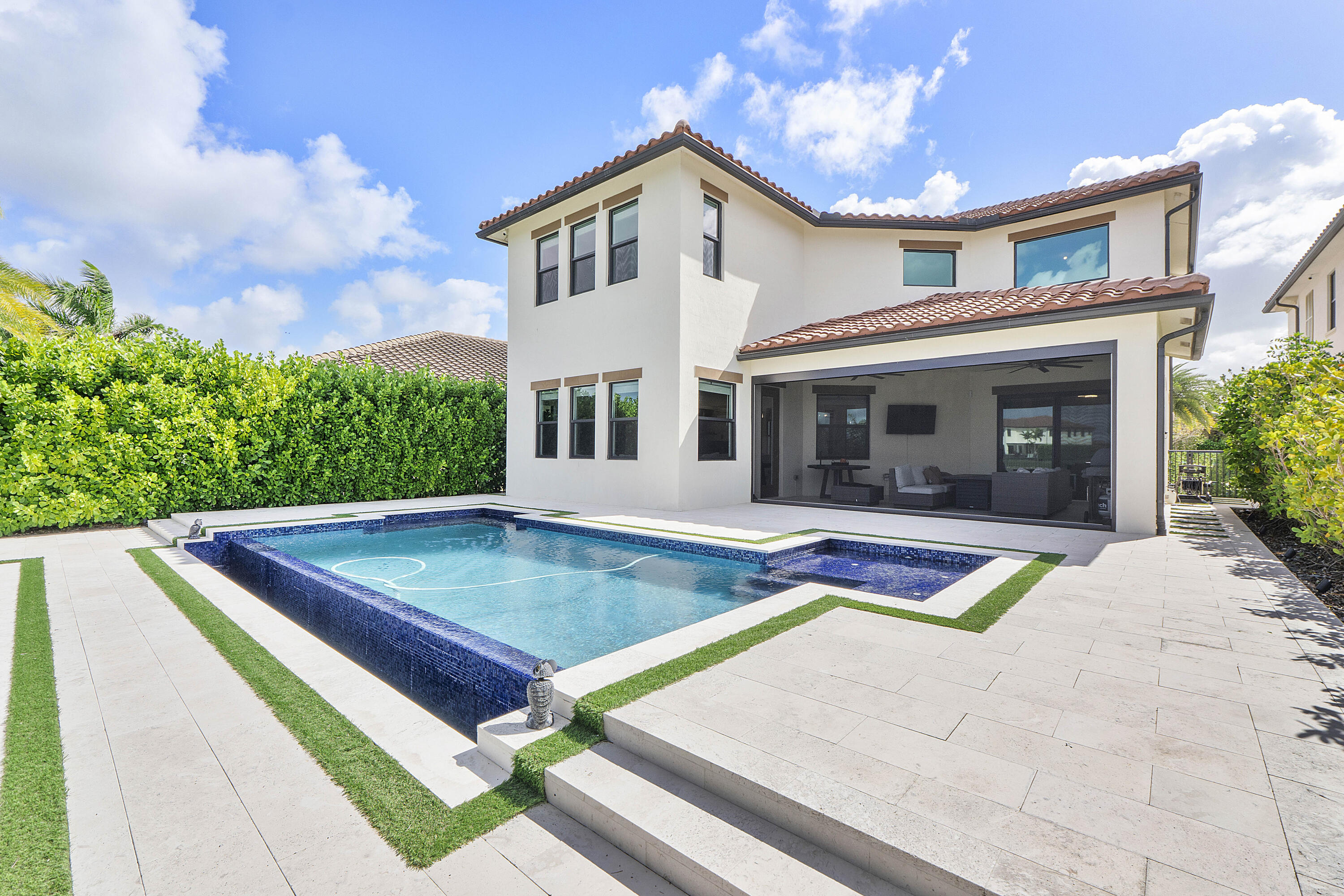 PARKLAND BAY - Residential