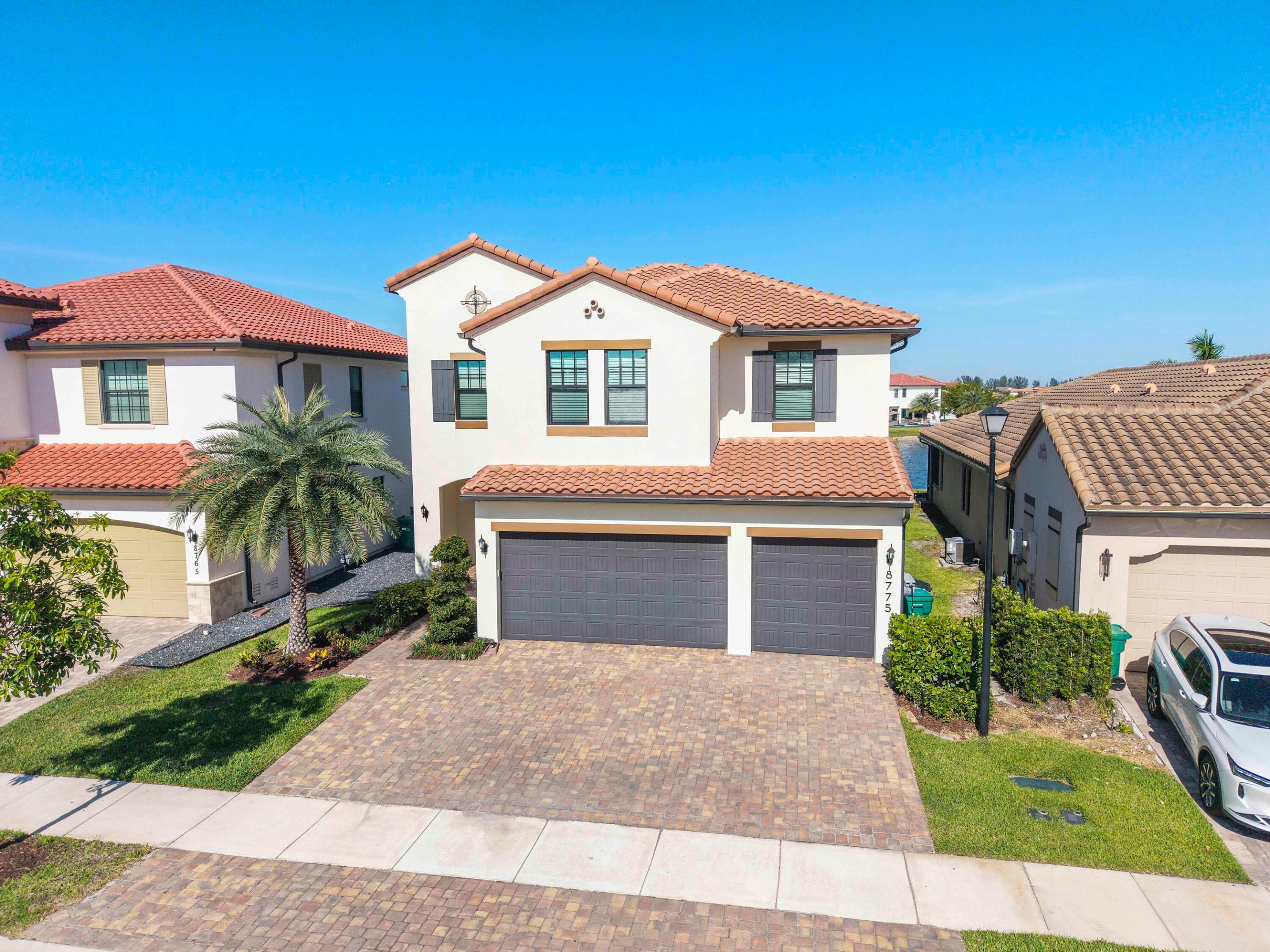PARKLAND BAY - Residential