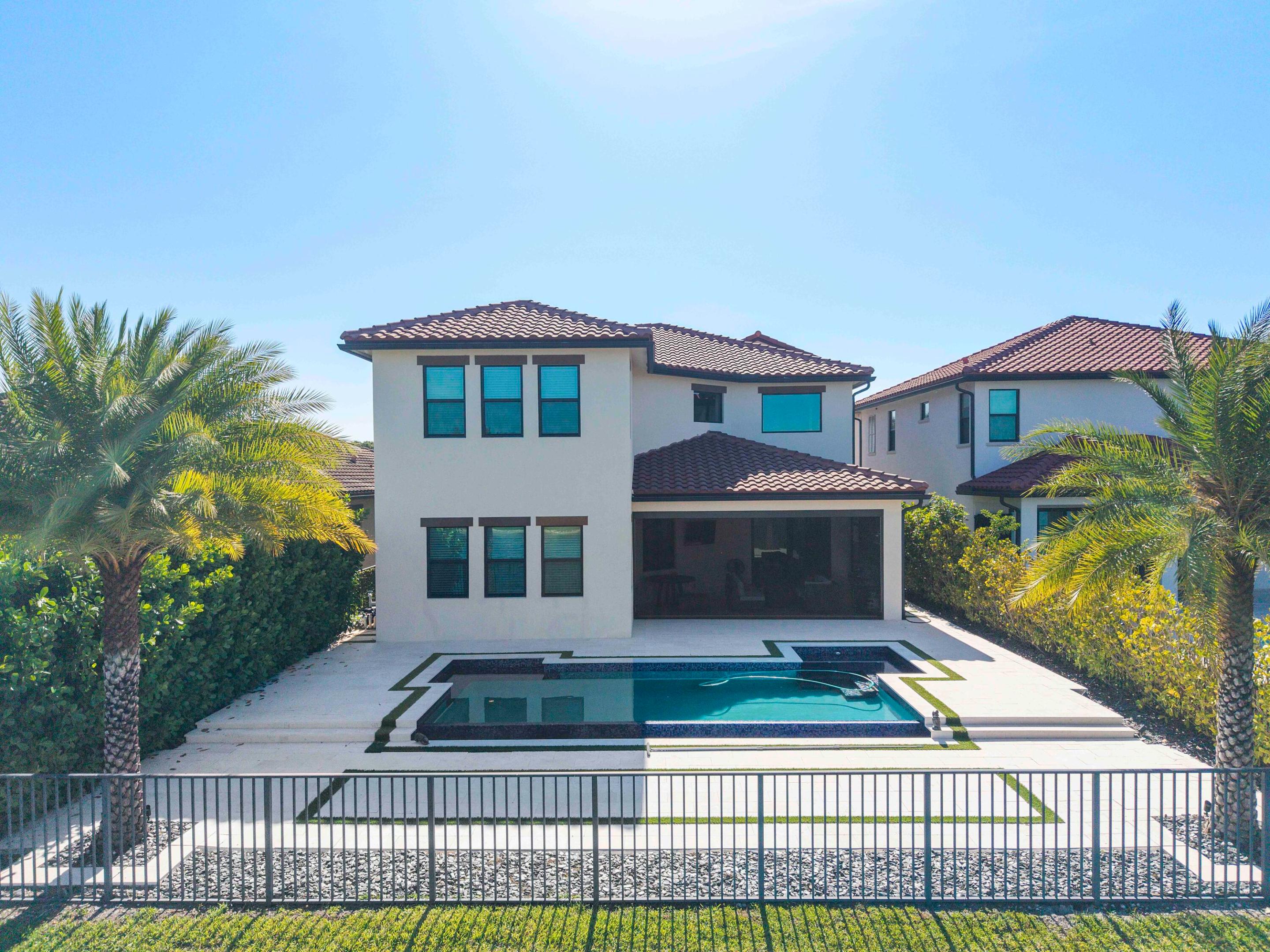 PARKLAND BAY - Residential