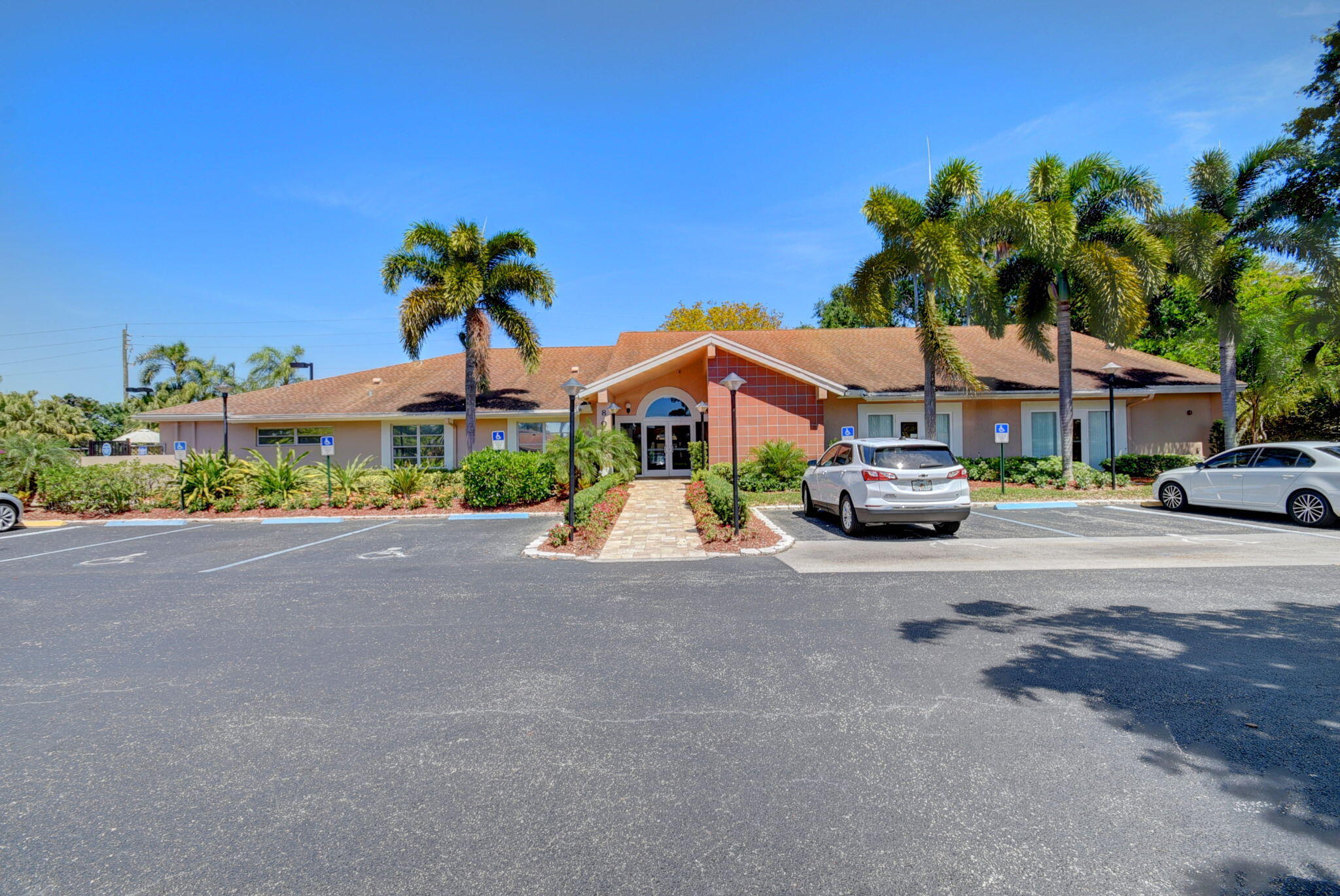 WHISPER WALK SEC E CONDO - Residential