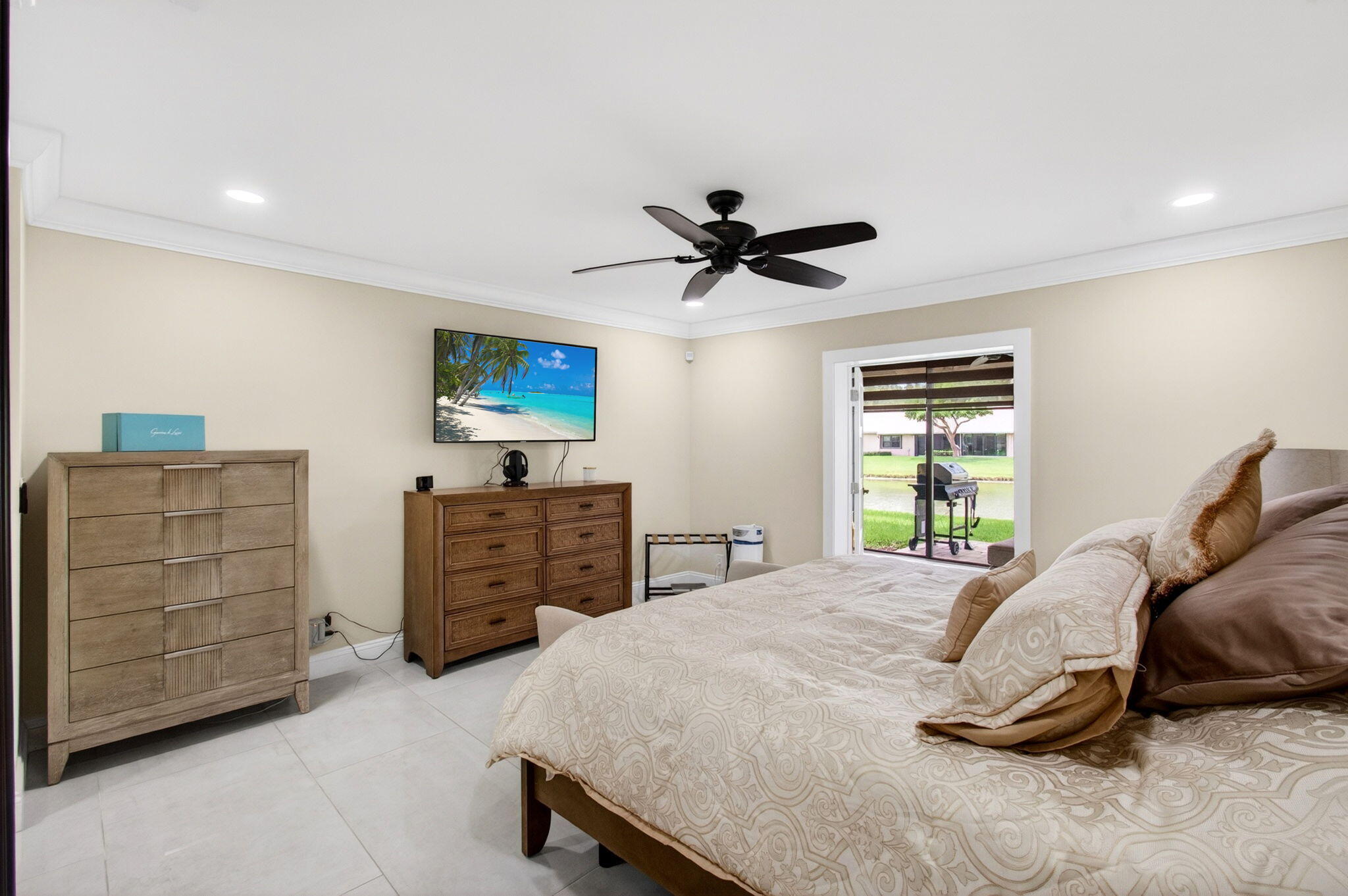 WHISPER WALK SEC E CONDO - Residential