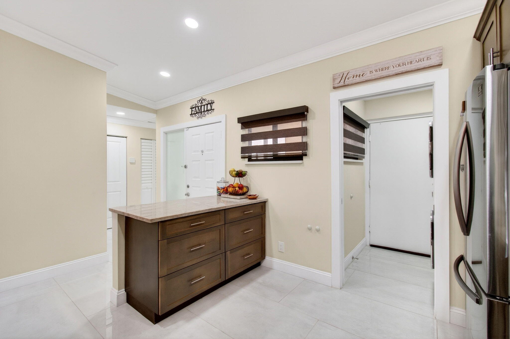 WHISPER WALK SEC E CONDO - Residential