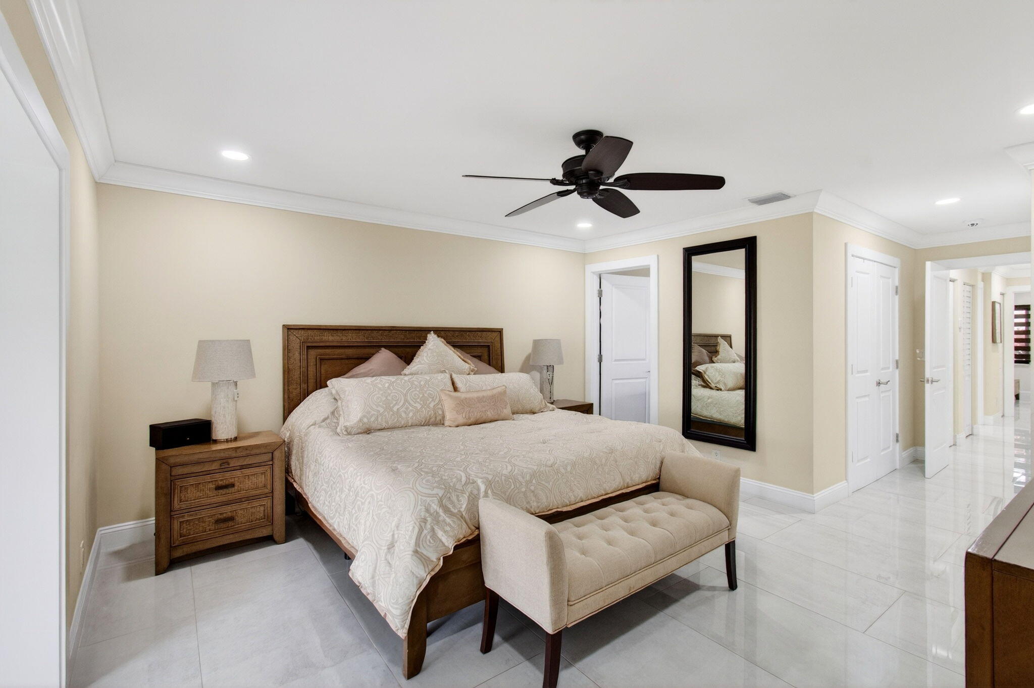 WHISPER WALK SEC E CONDO - Residential