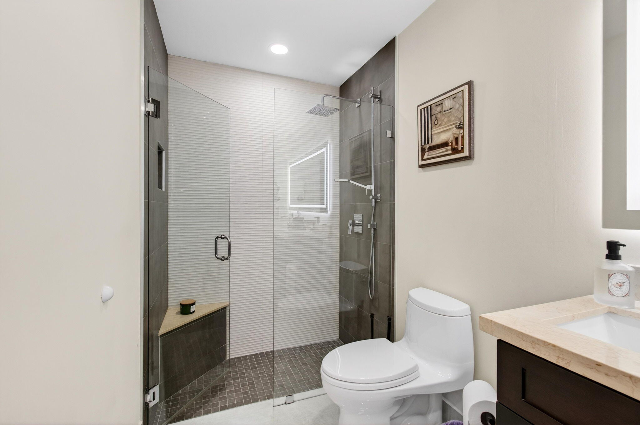 WHISPER WALK SEC E CONDO - Residential