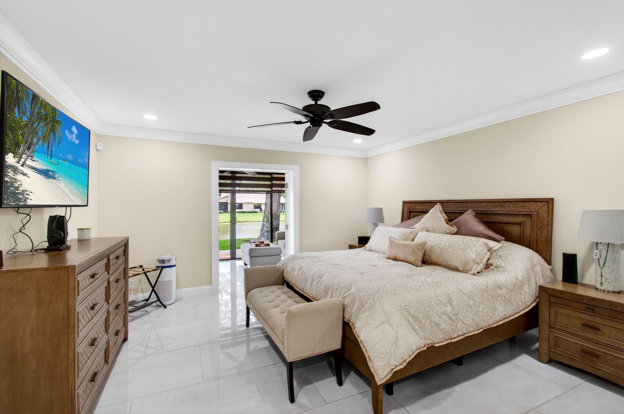 WHISPER WALK SEC E CONDO - Residential