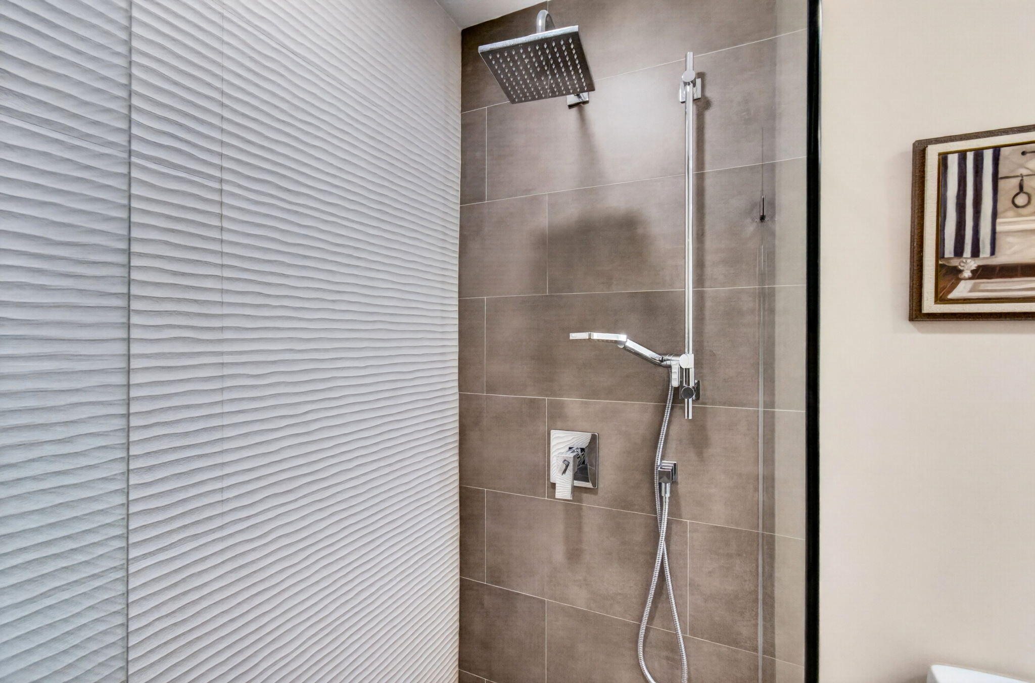 WHISPER WALK SEC E CONDO - Residential