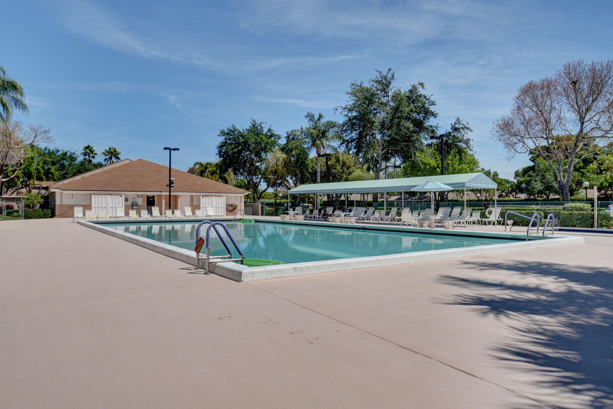 WHISPER WALK SEC E CONDO - Residential