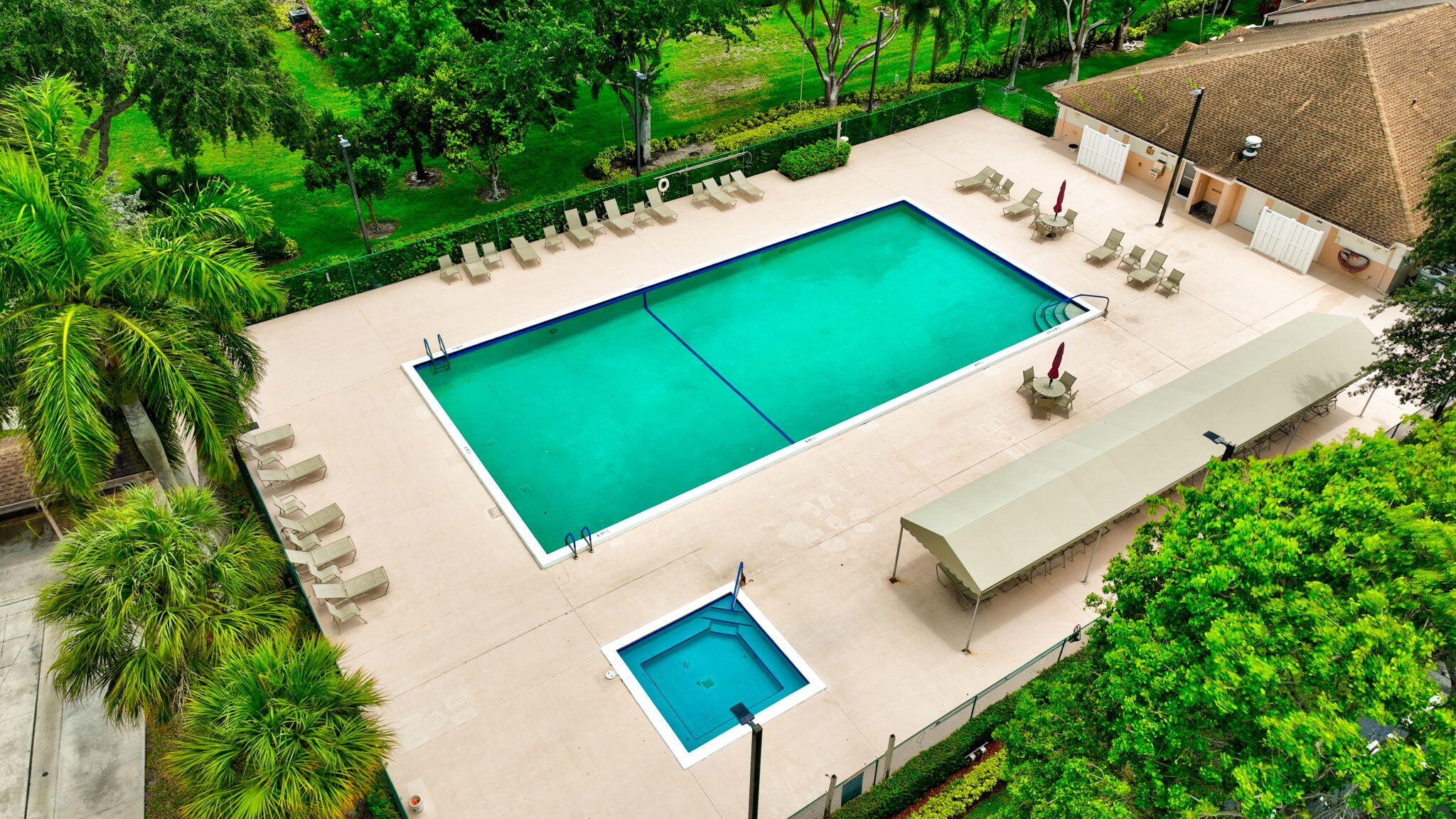 WHISPER WALK SEC E CONDO - Residential