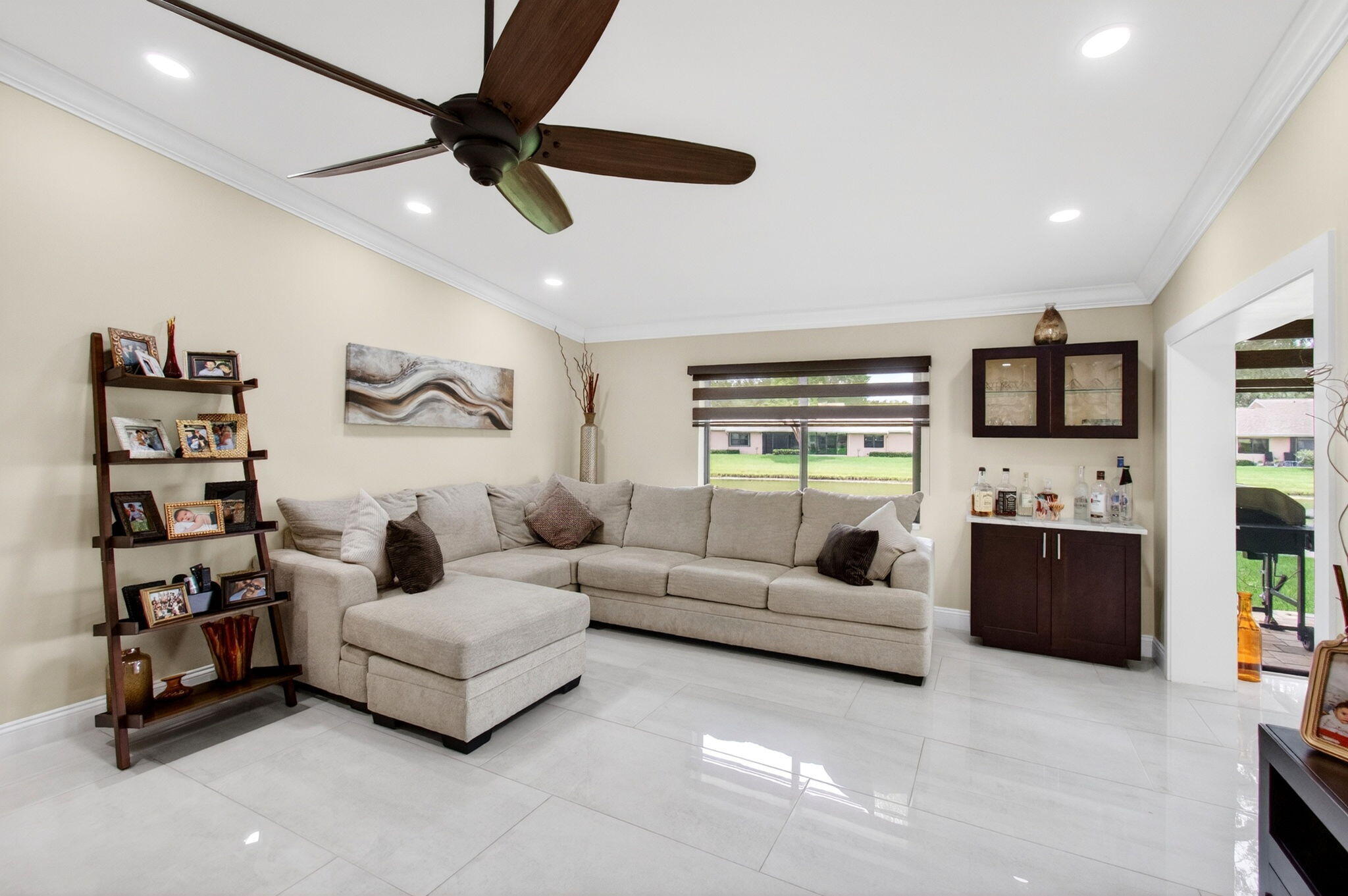 WHISPER WALK SEC E CONDO - Residential