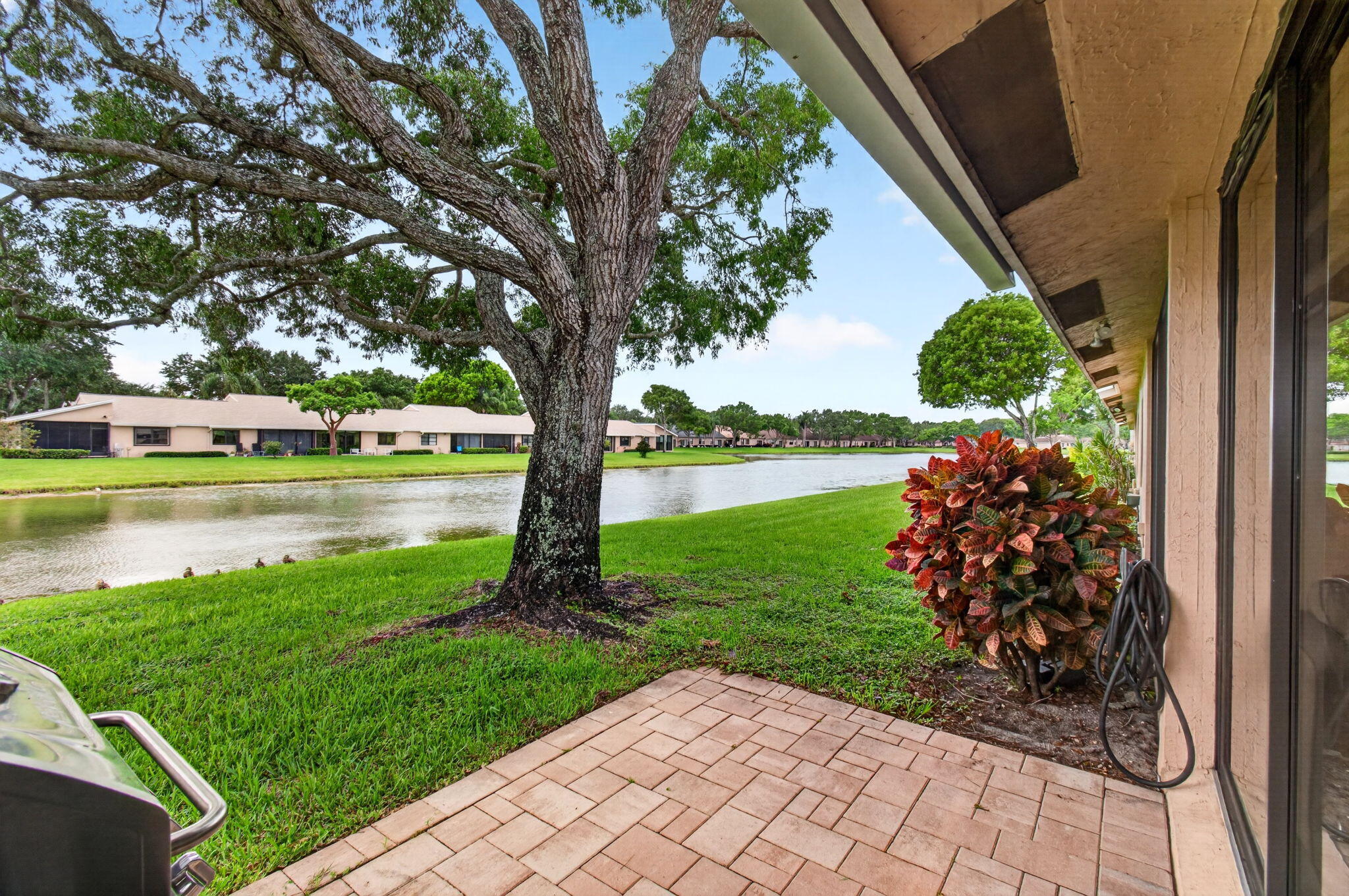 WHISPER WALK SEC E CONDO - Residential