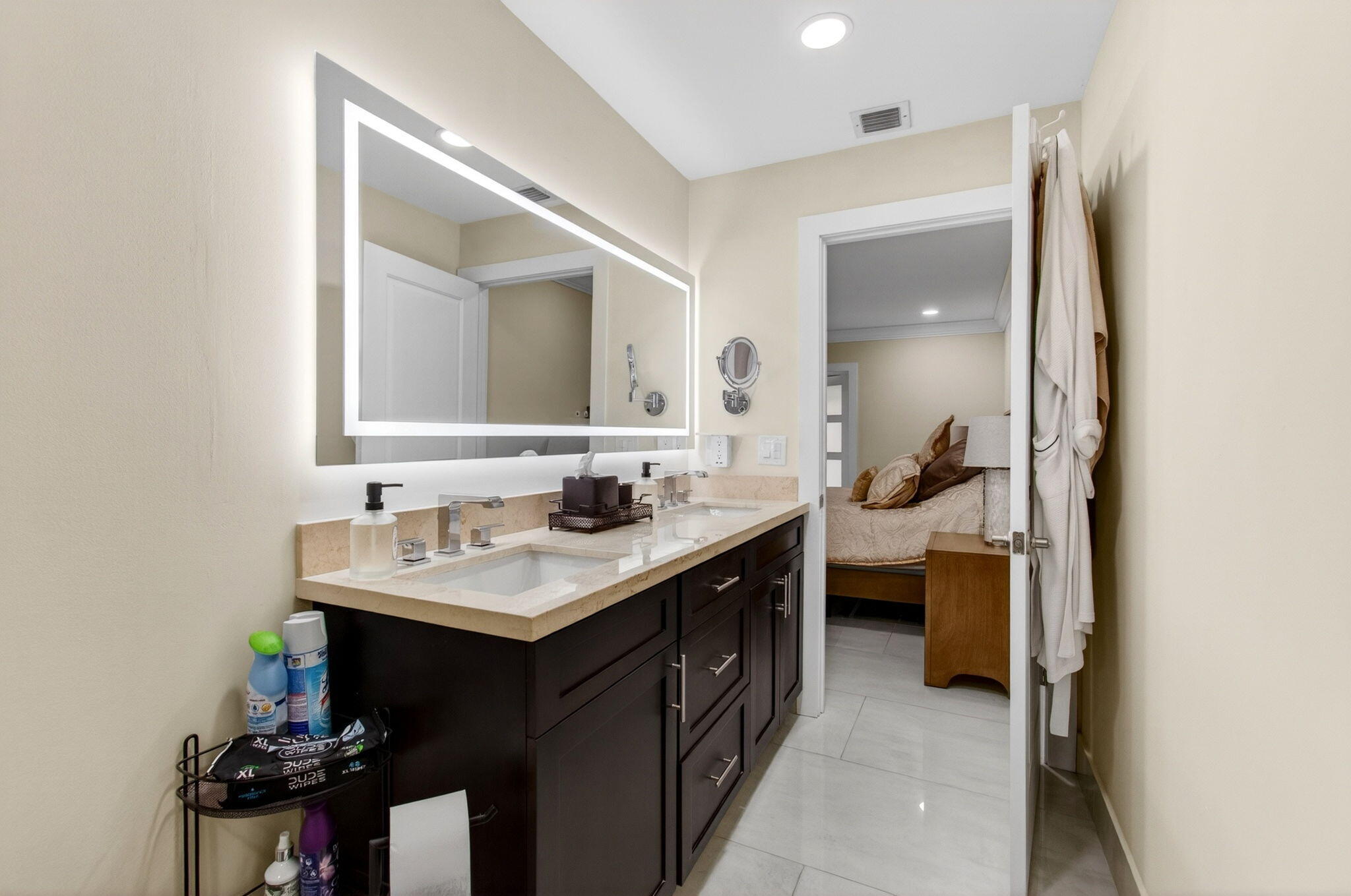 WHISPER WALK SEC E CONDO - Residential