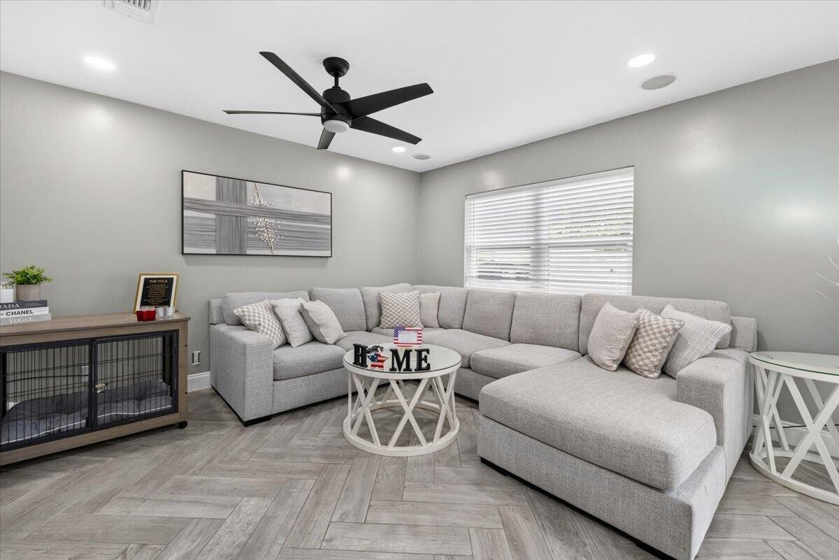 LIBERTY BAY - Residential