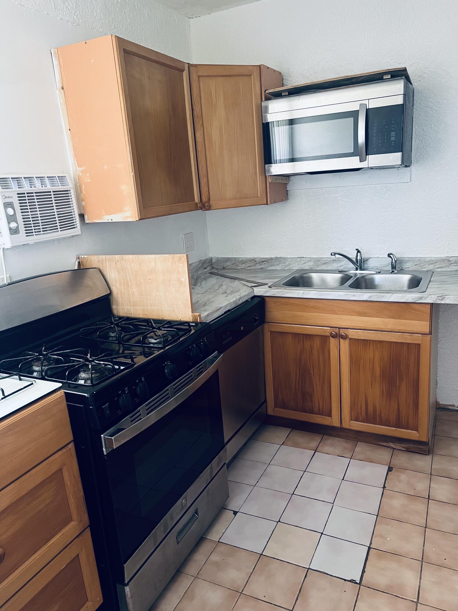 PORT ST LUCIE SECTION 27 - Residential Lease