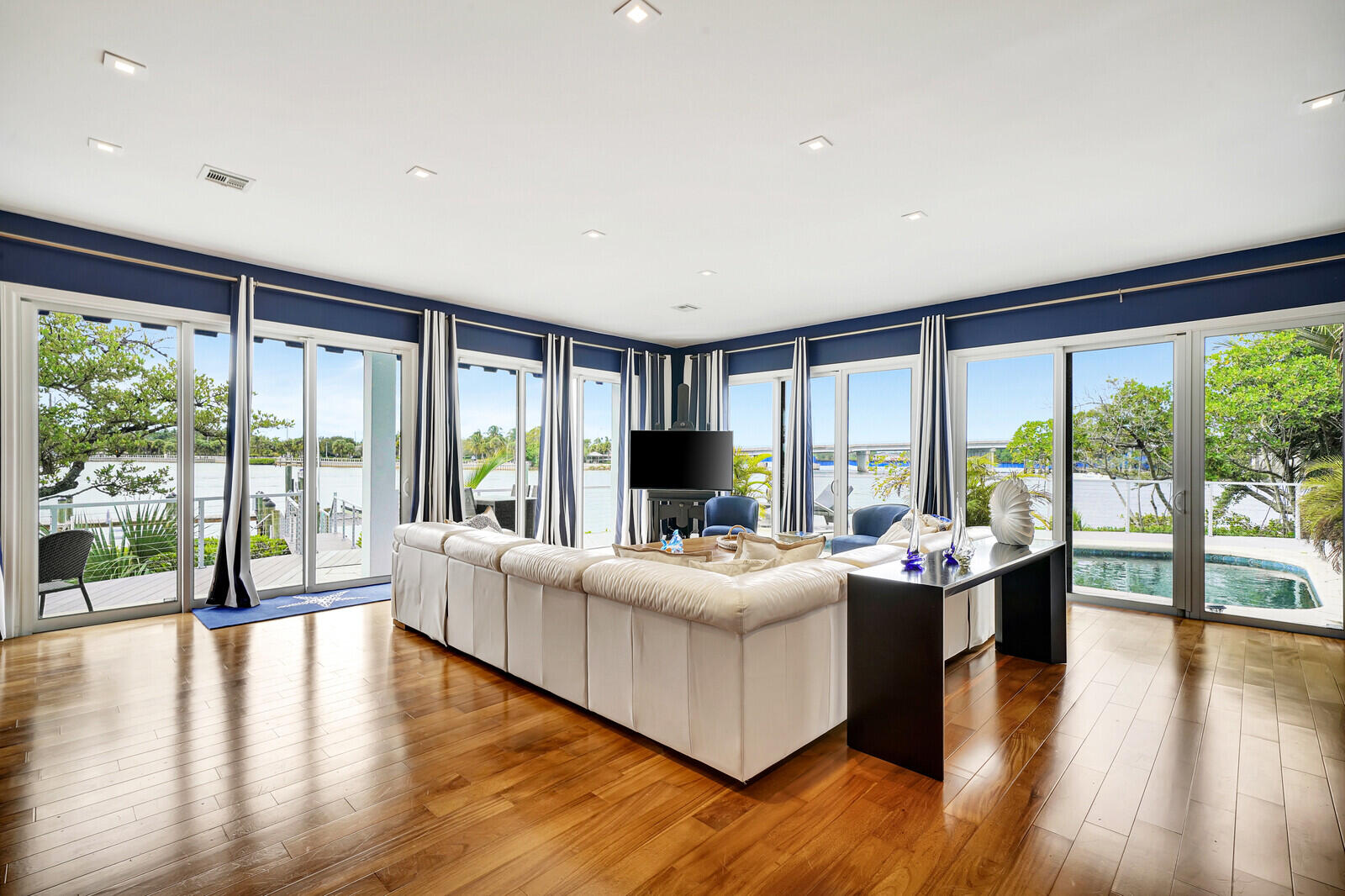 JUPITER HARBOUR - Residential