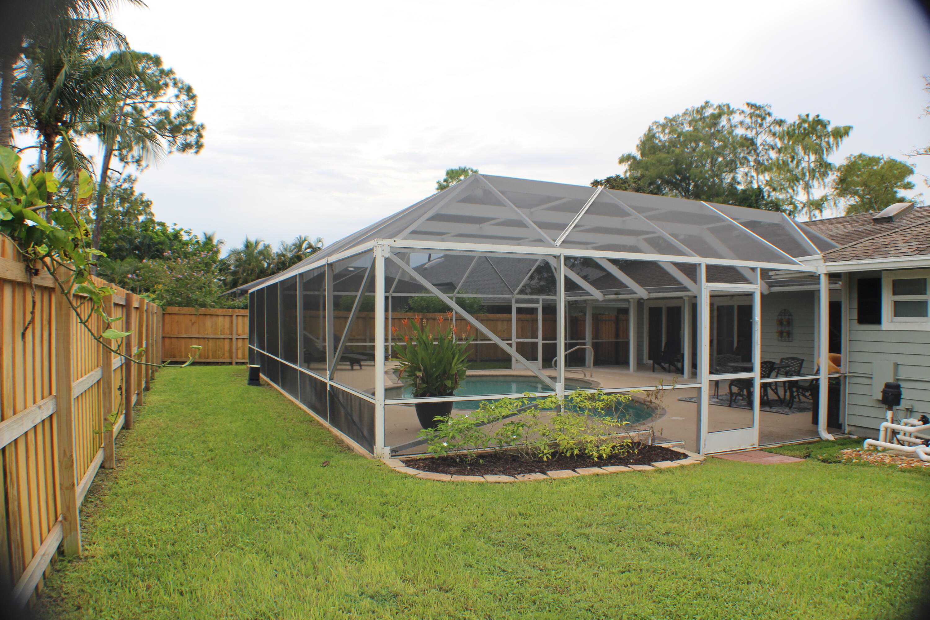SUGAR POND MANOR OF WELLINGTON - Residential Lease