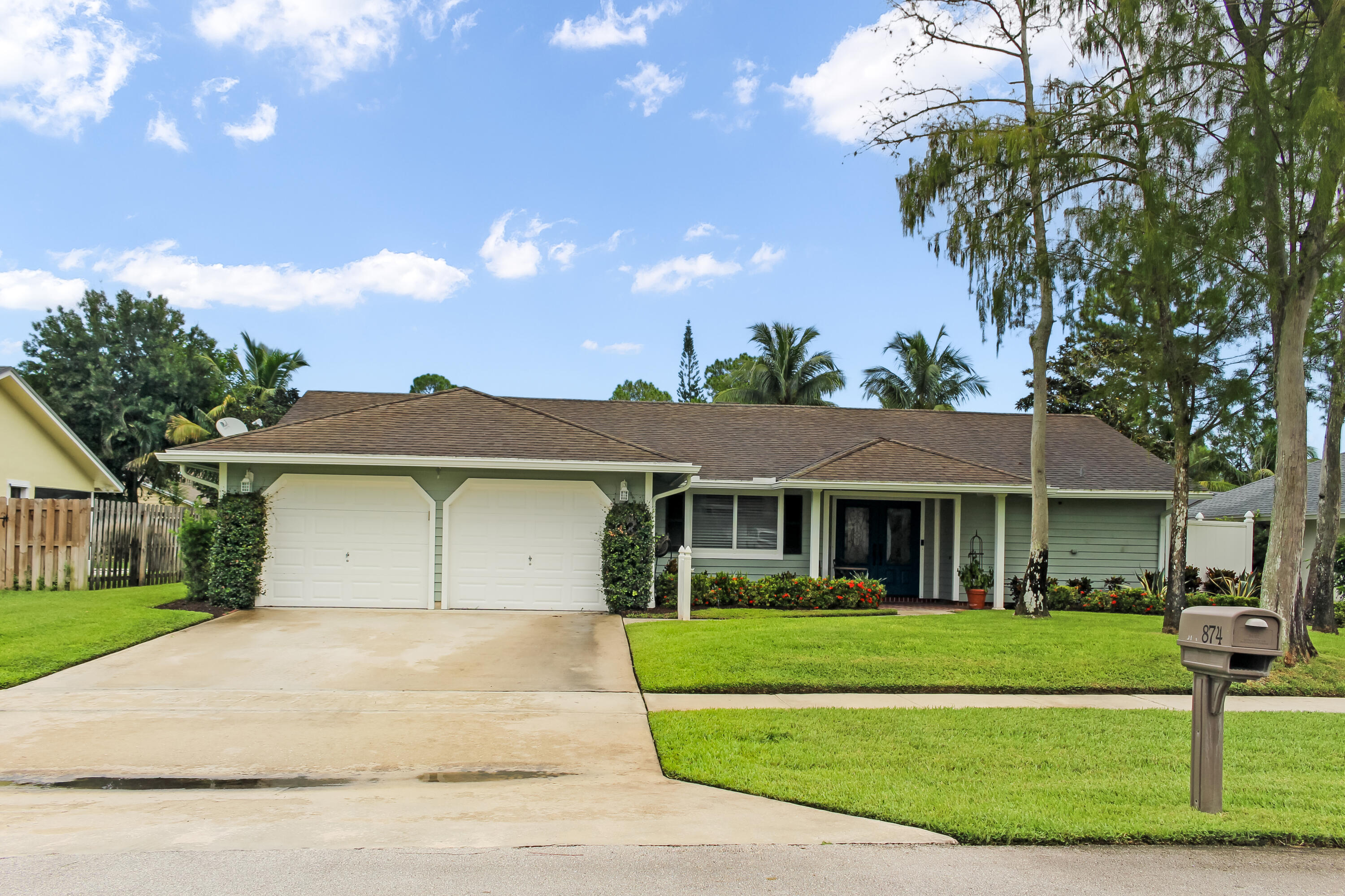SUGAR POND MANOR OF WELLINGTON - Residential Lease