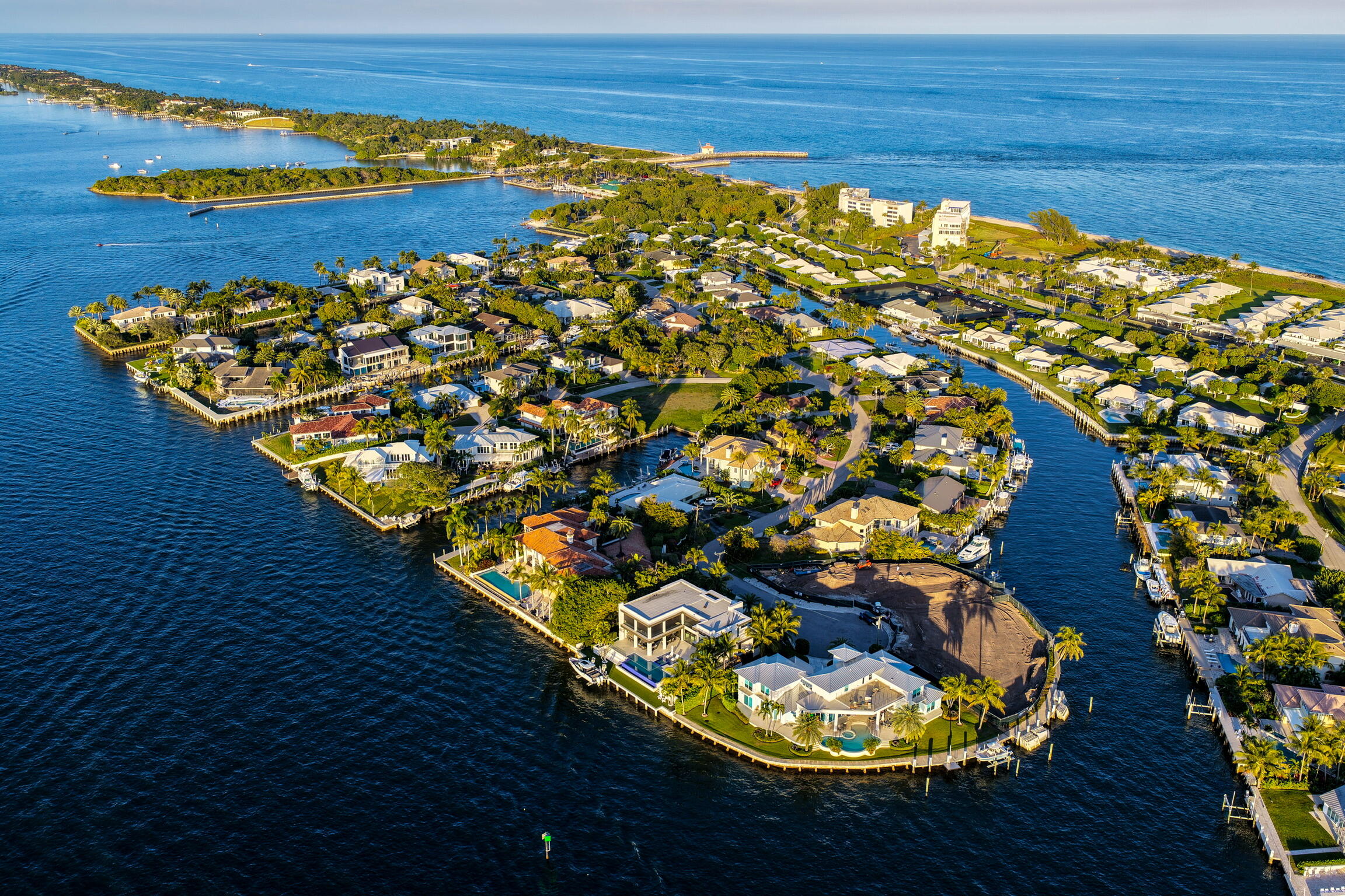 ISLAND DRIVE SOUTH ESTATES - Residential