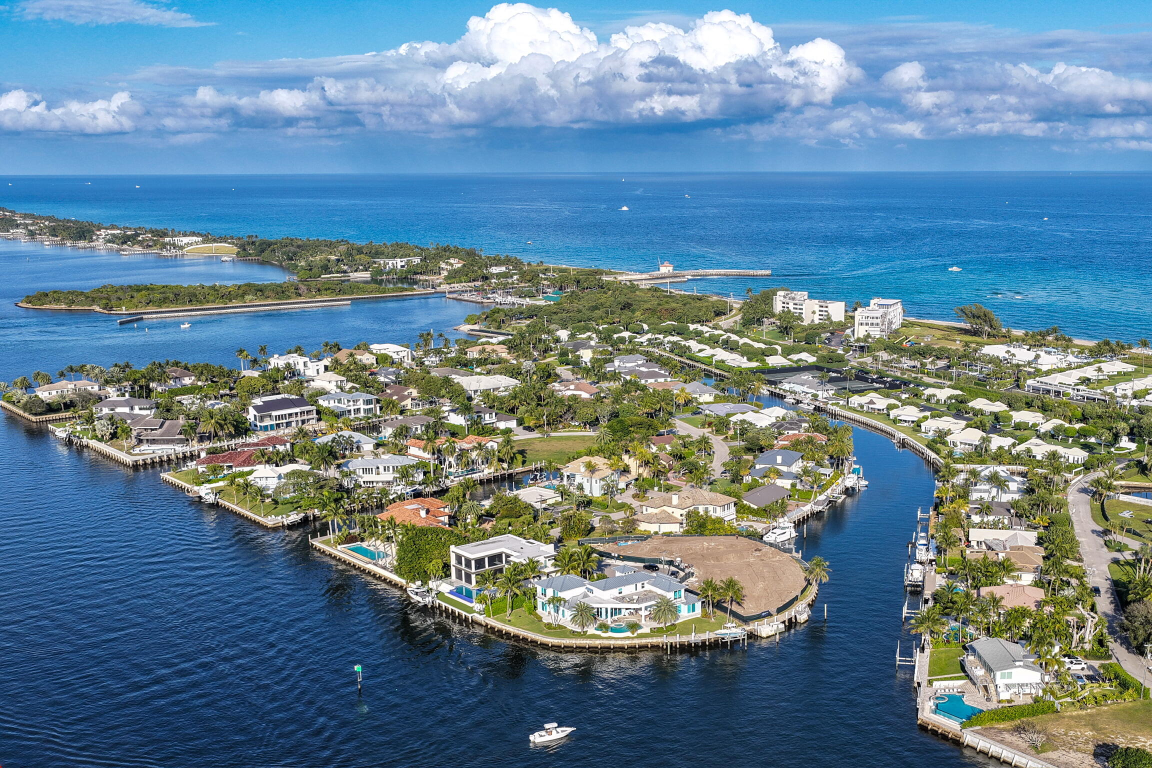 ISLAND DRIVE SOUTH ESTATES - Residential