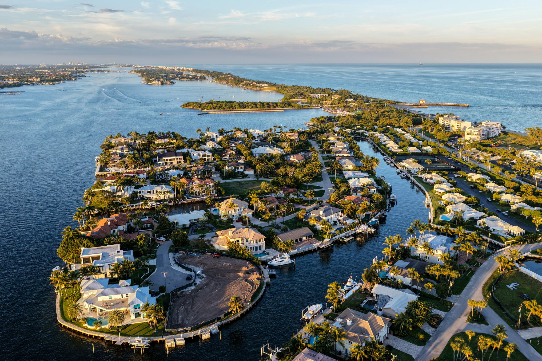 ISLAND DRIVE SOUTH ESTATES - Residential