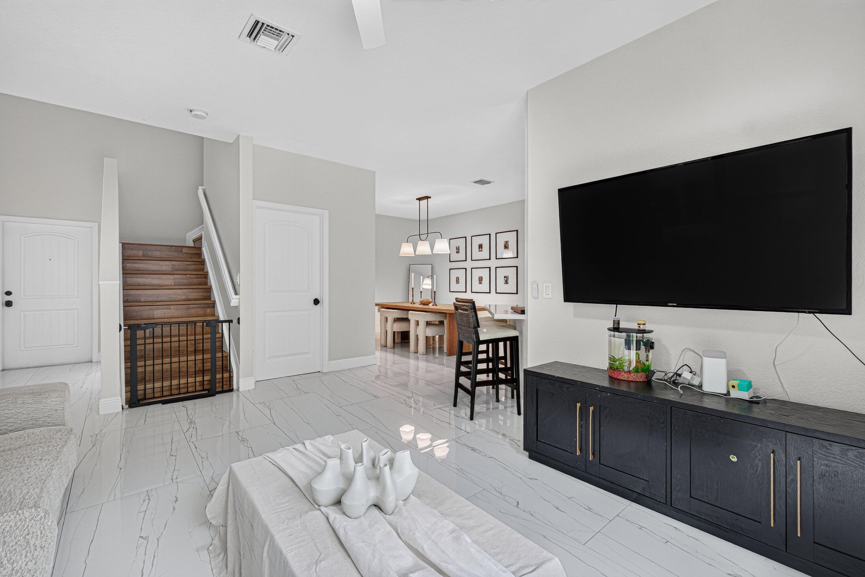 AZURA TOWNHOUSES - Residential