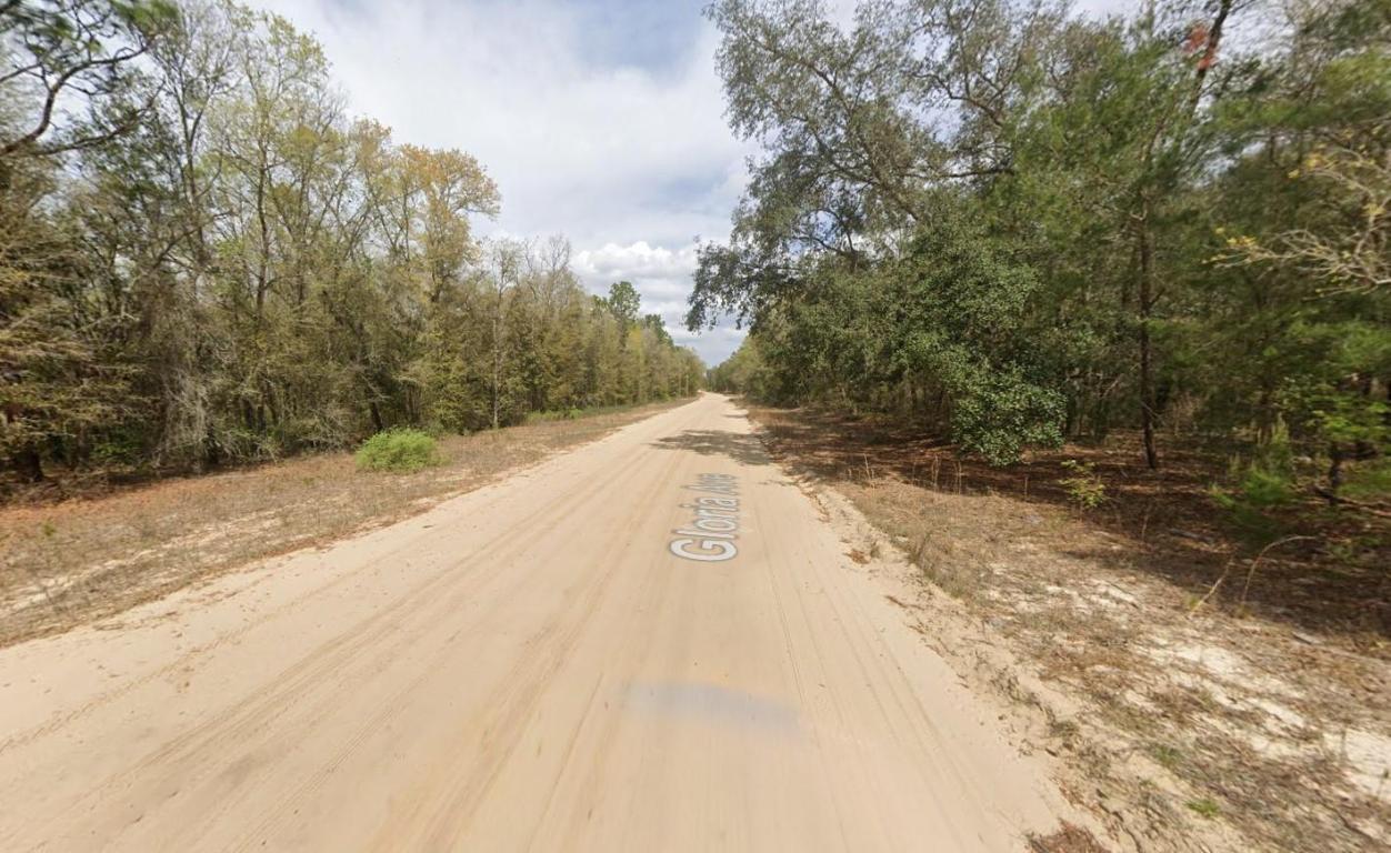 INTERLACHEN LAKES ESTATES - Land
