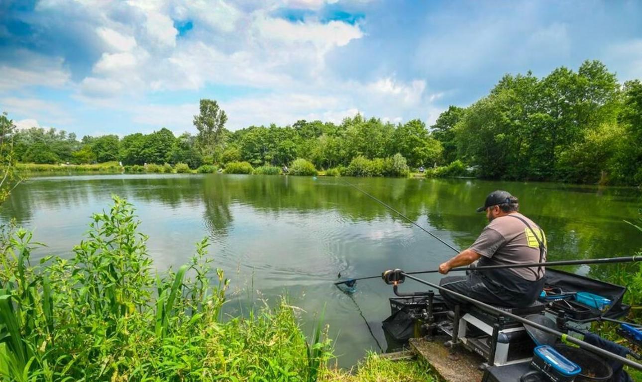 INTERLACHEN LAKES ESTATES - Land