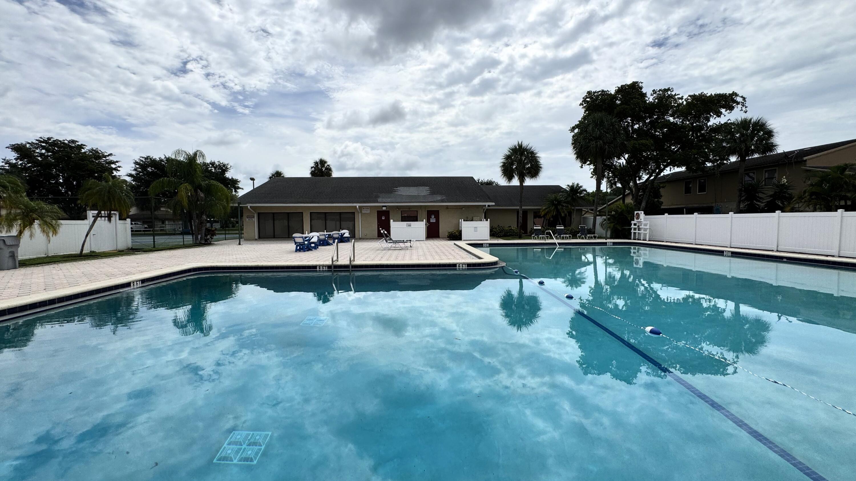 BLUE LAKE APTS CONDO - Residential