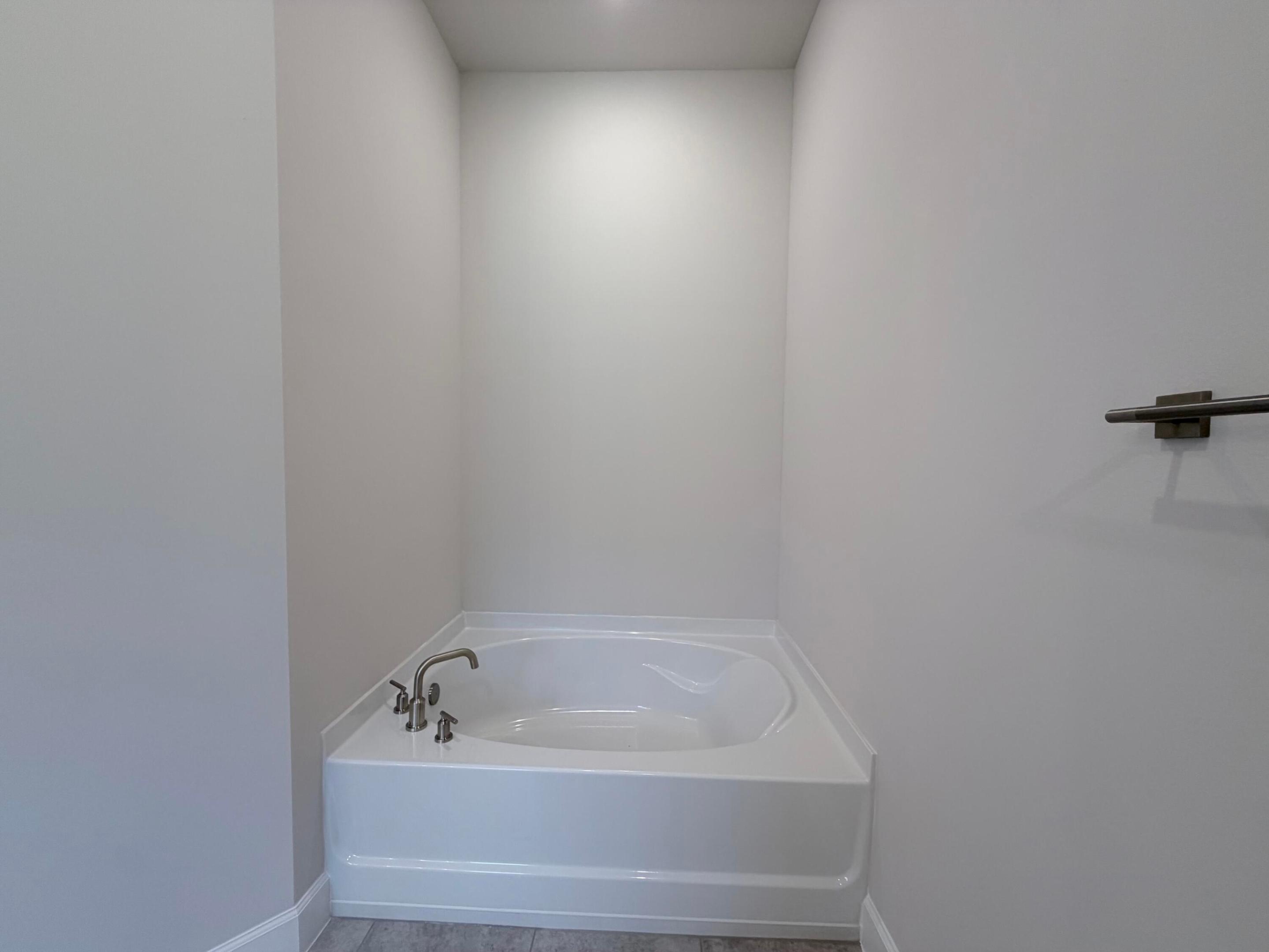 WATERSTONE PHASE THREE - Residential