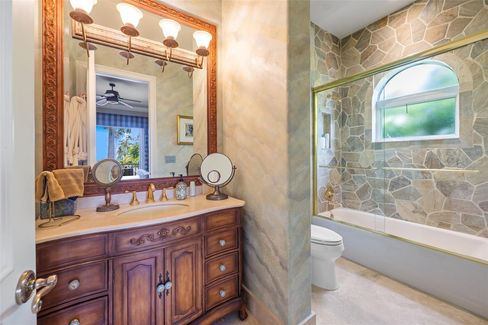 LAS OLAS ISLES - Residential