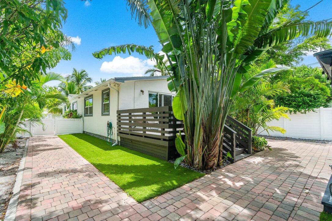 LAKEWOOD - Residential Lease