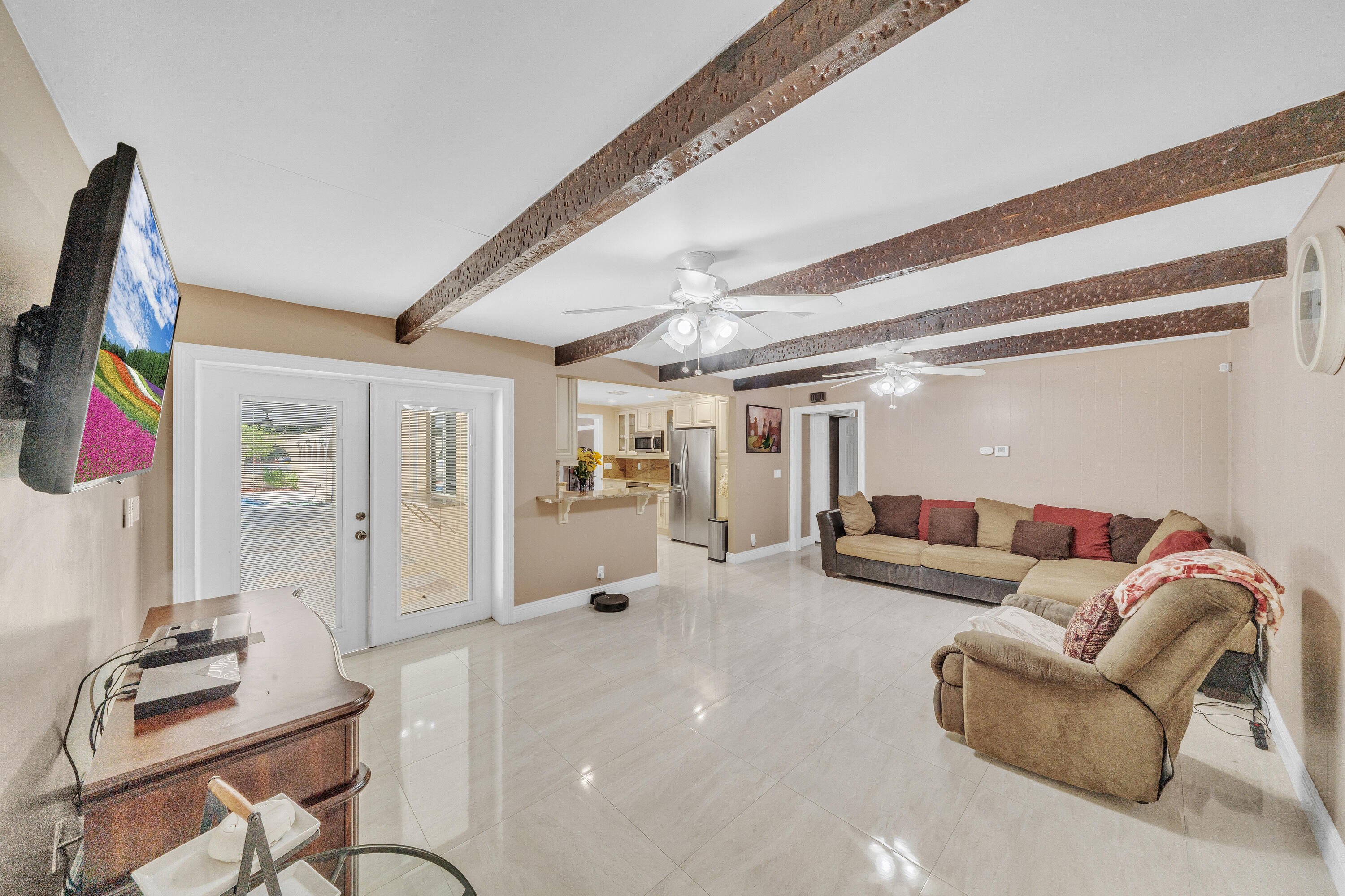 CORAL SPRINGS LAKES - Residential