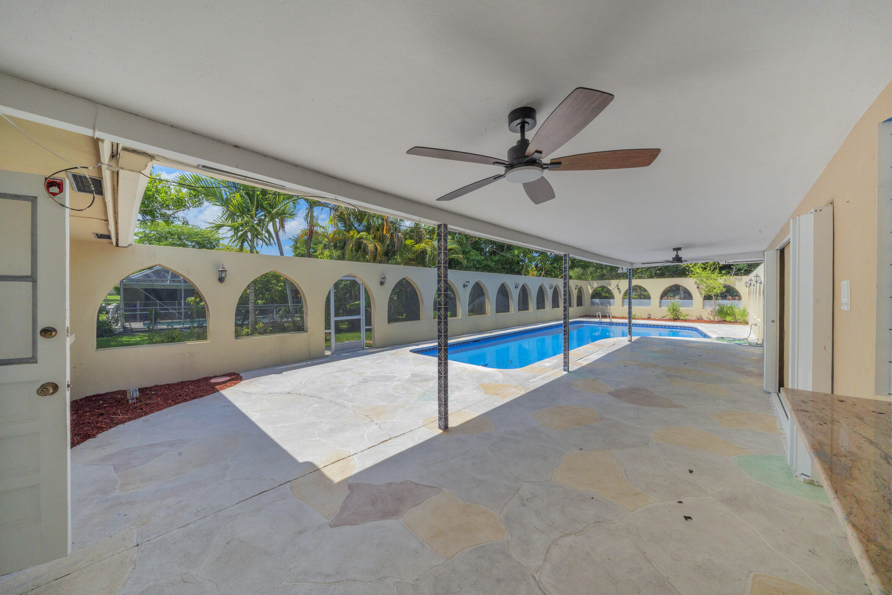 CORAL SPRINGS LAKES - Residential