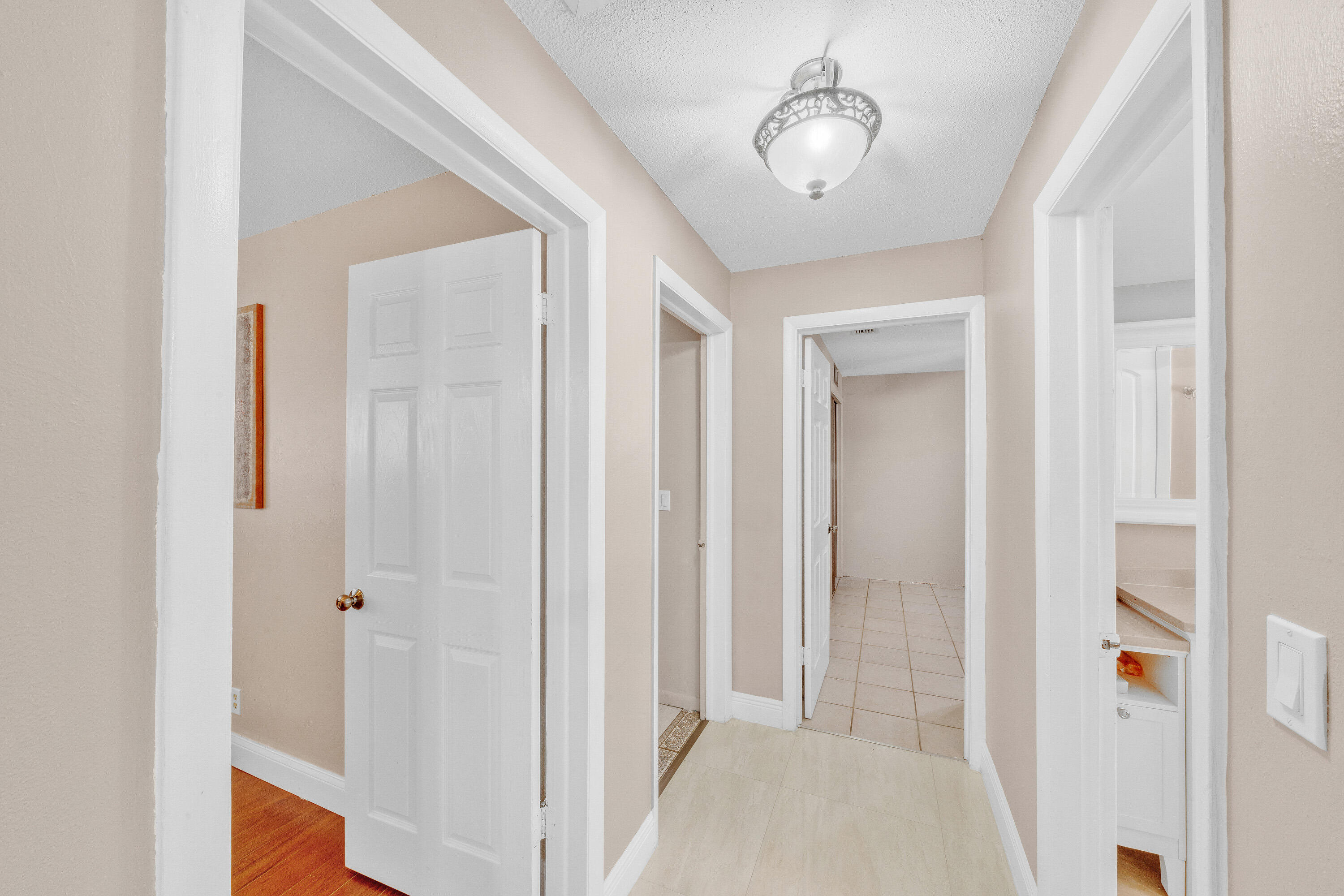 CORAL SPRINGS LAKES - Residential