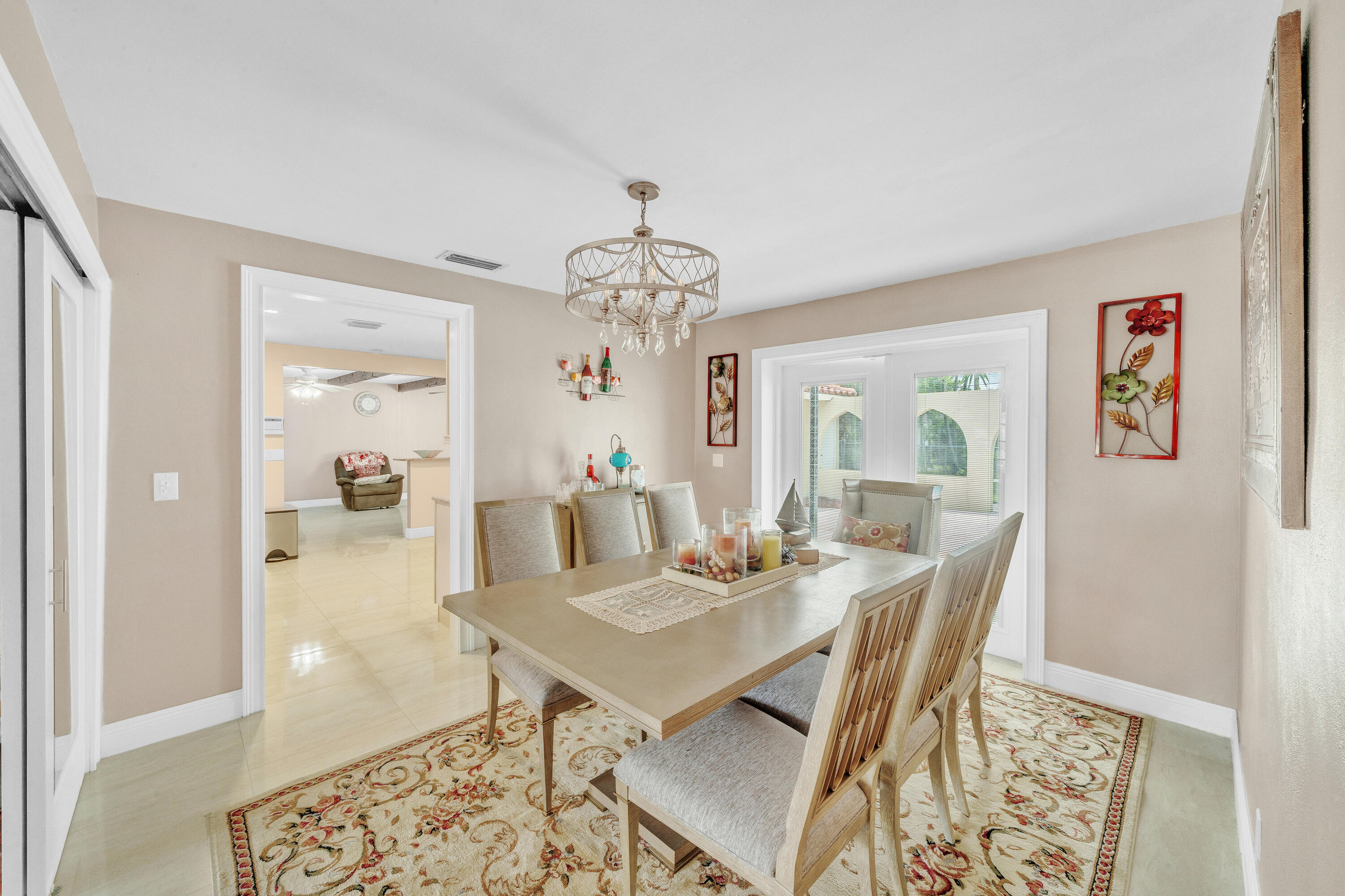 CORAL SPRINGS LAKES - Residential