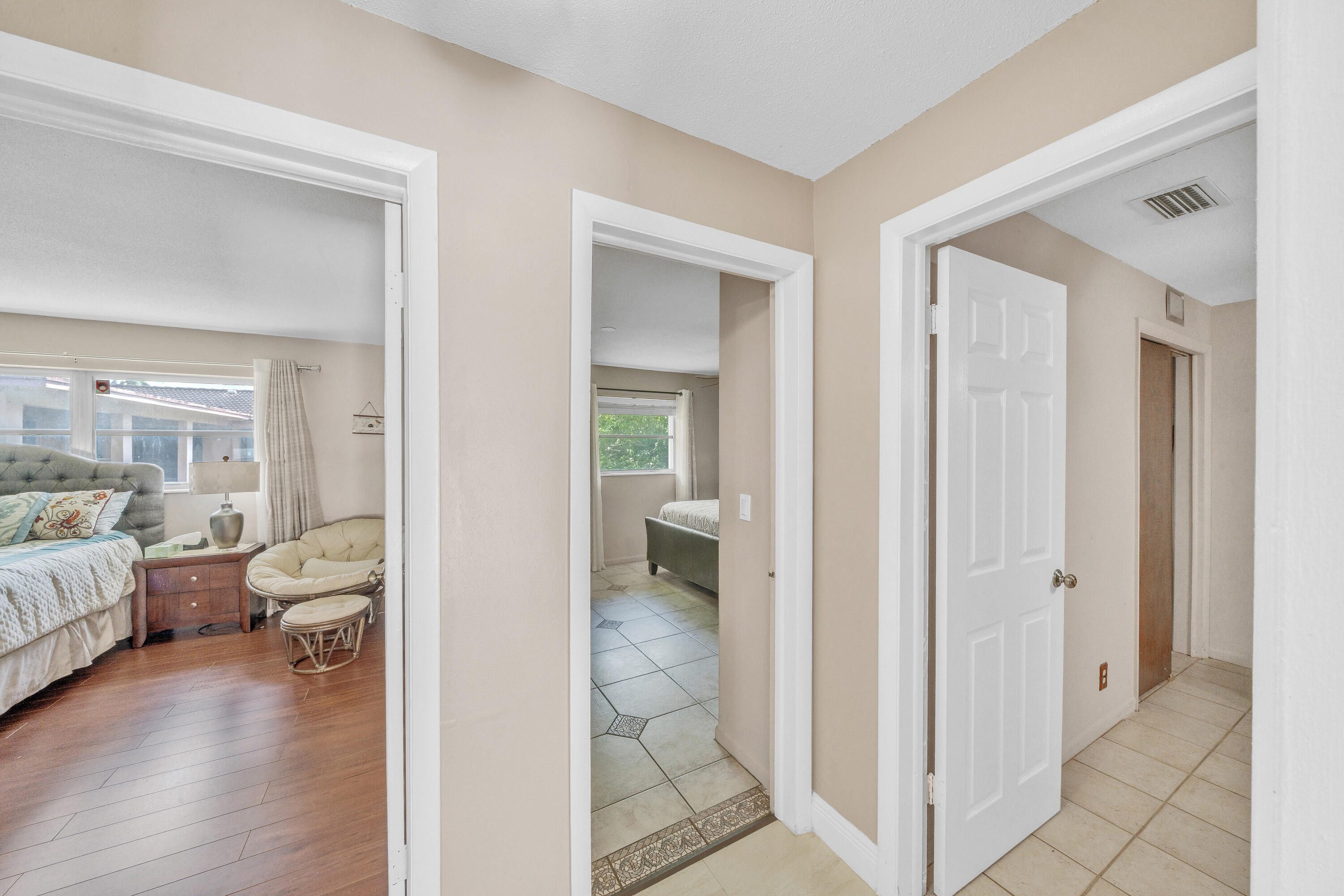 CORAL SPRINGS LAKES - Residential