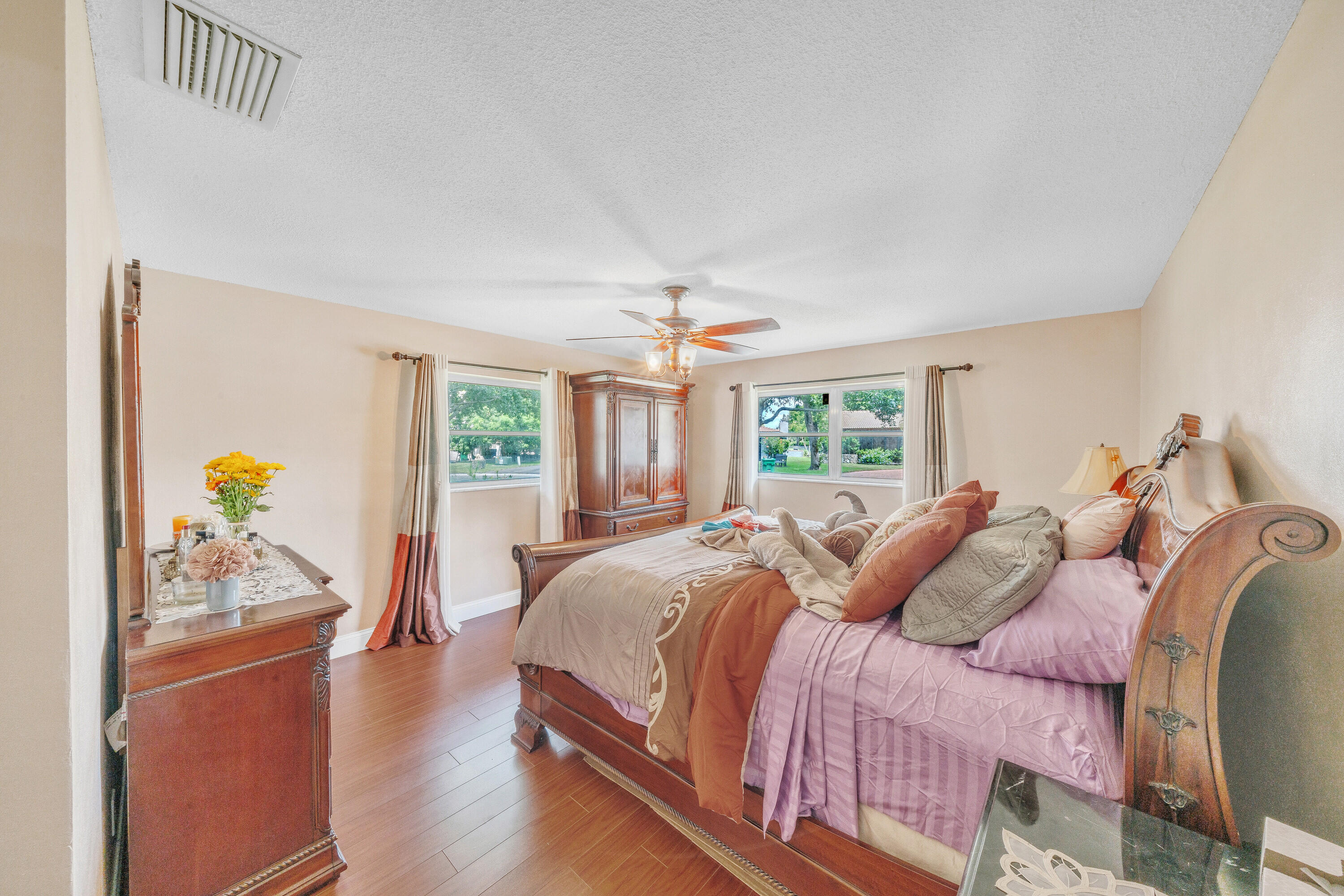 CORAL SPRINGS LAKES - Residential
