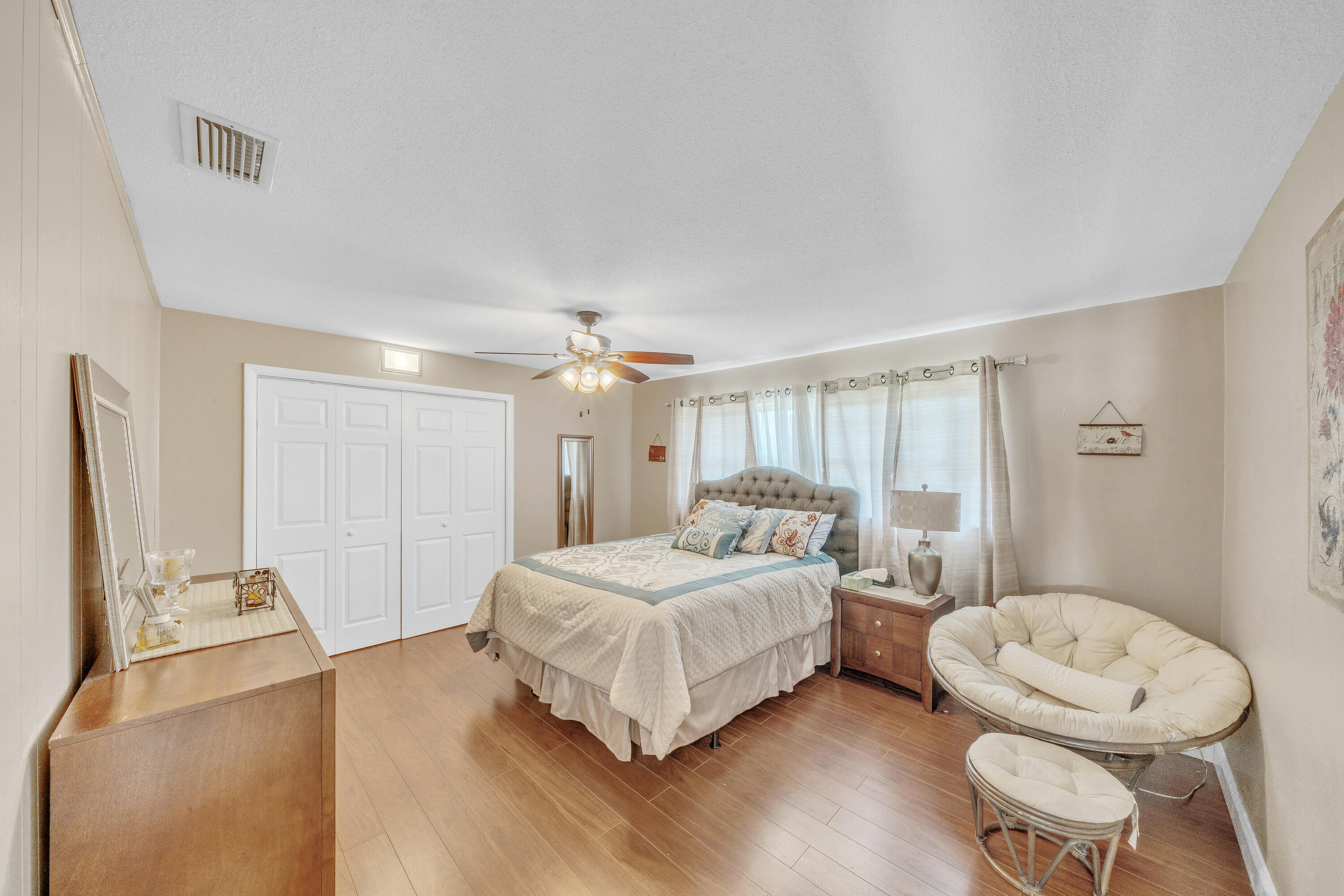 CORAL SPRINGS LAKES - Residential