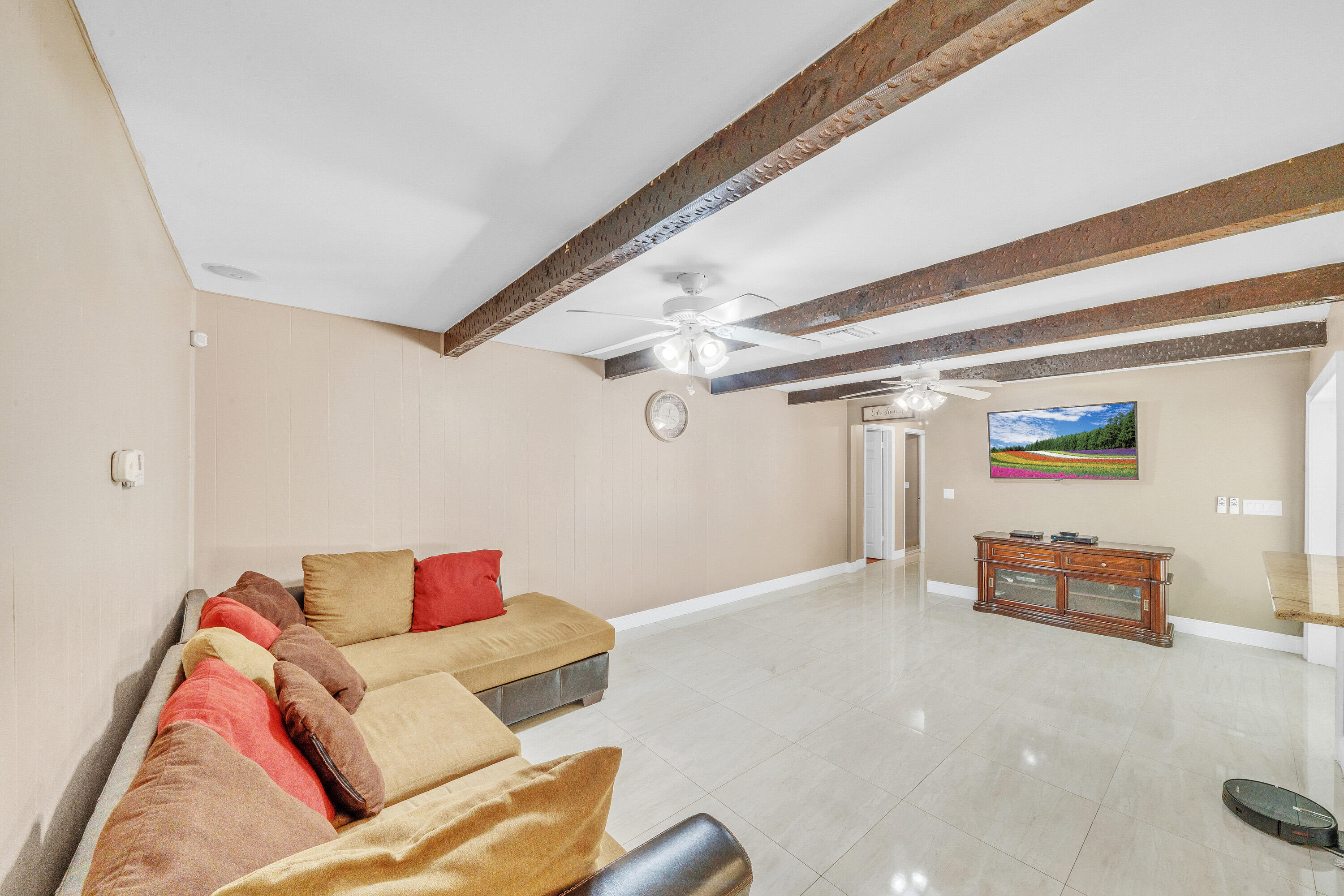 CORAL SPRINGS LAKES - Residential