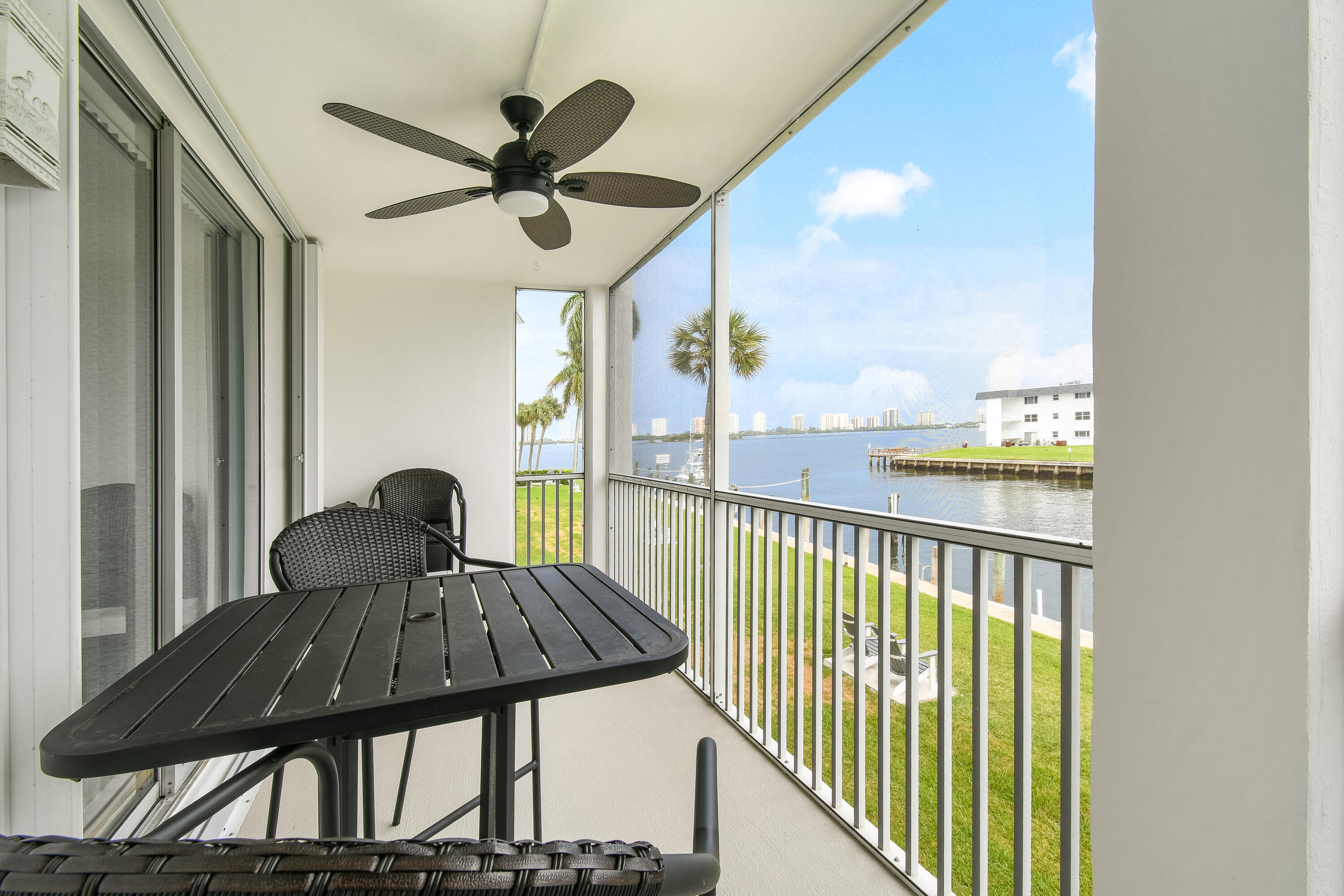 PARADISE HARBOUR CONDO - Residential