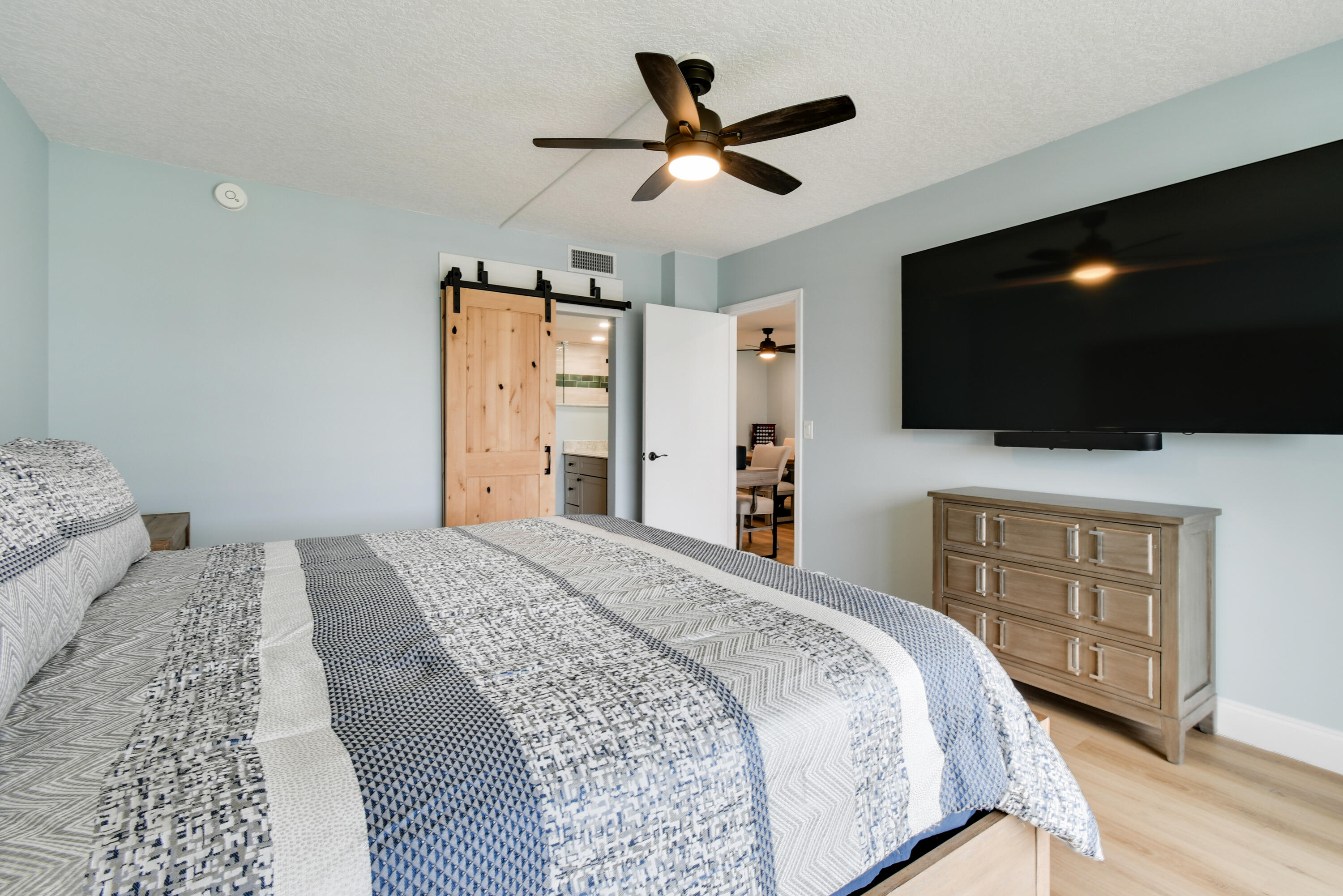 PARADISE HARBOUR CONDO - Residential
