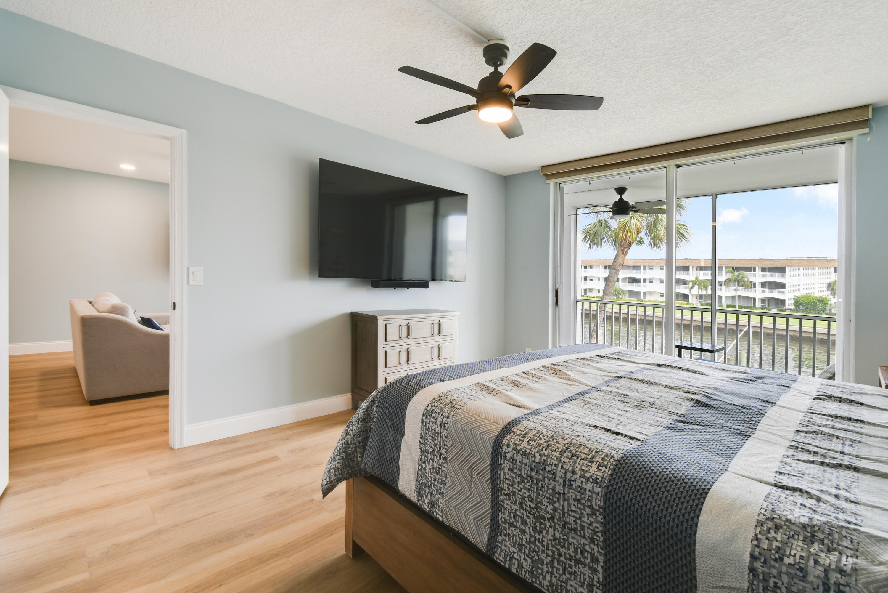 PARADISE HARBOUR CONDO - Residential