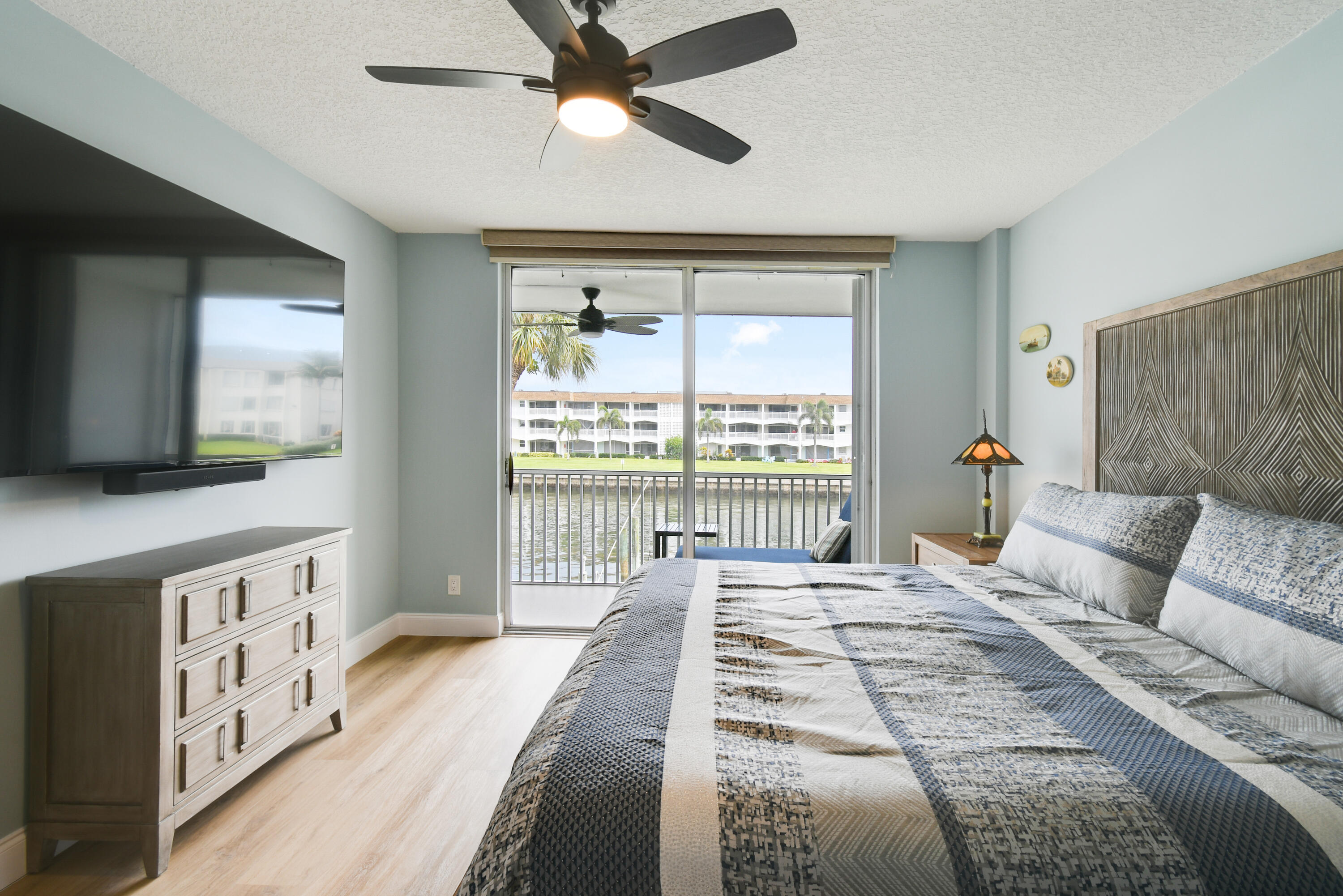 PARADISE HARBOUR CONDO - Residential