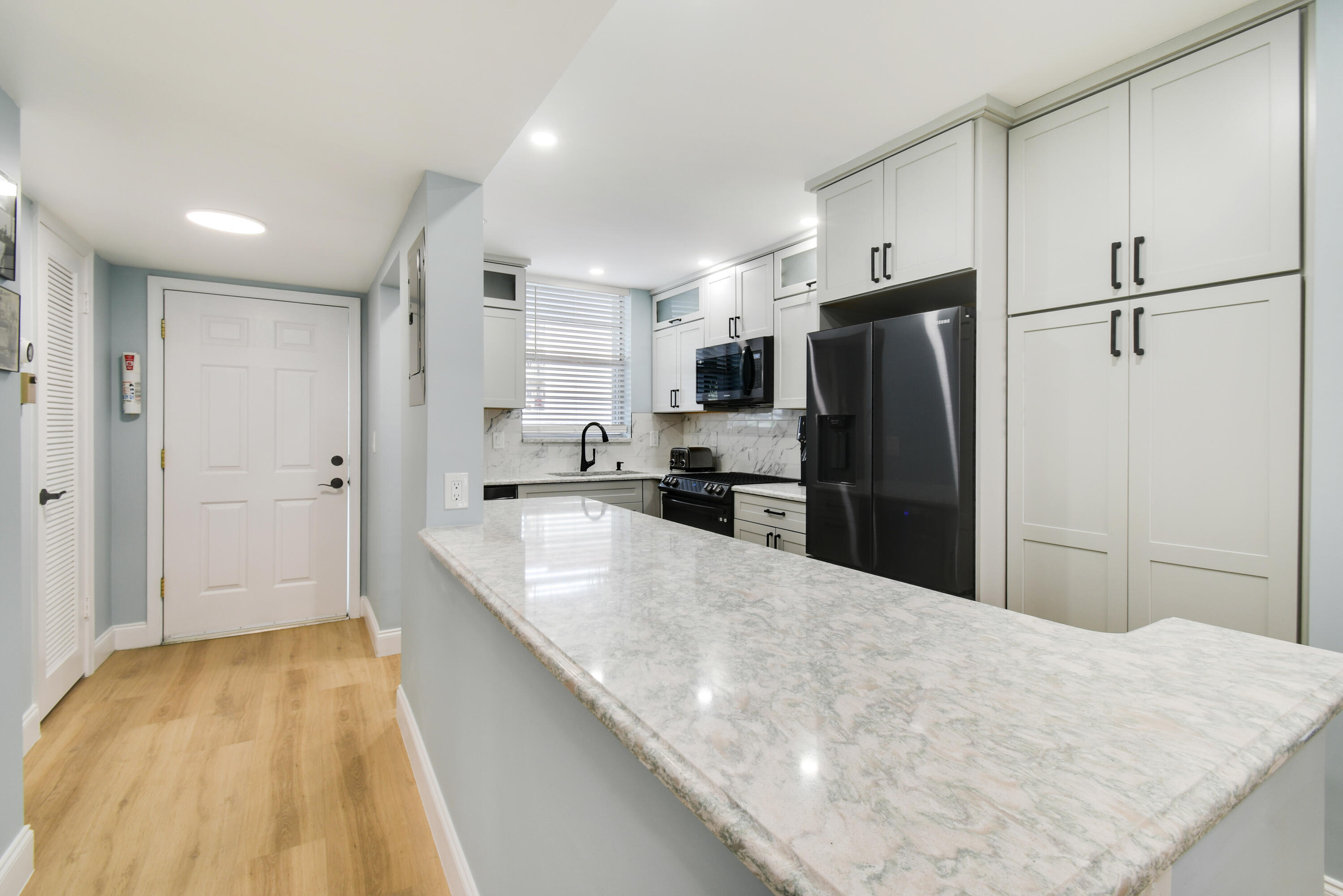 PARADISE HARBOUR CONDO - Residential