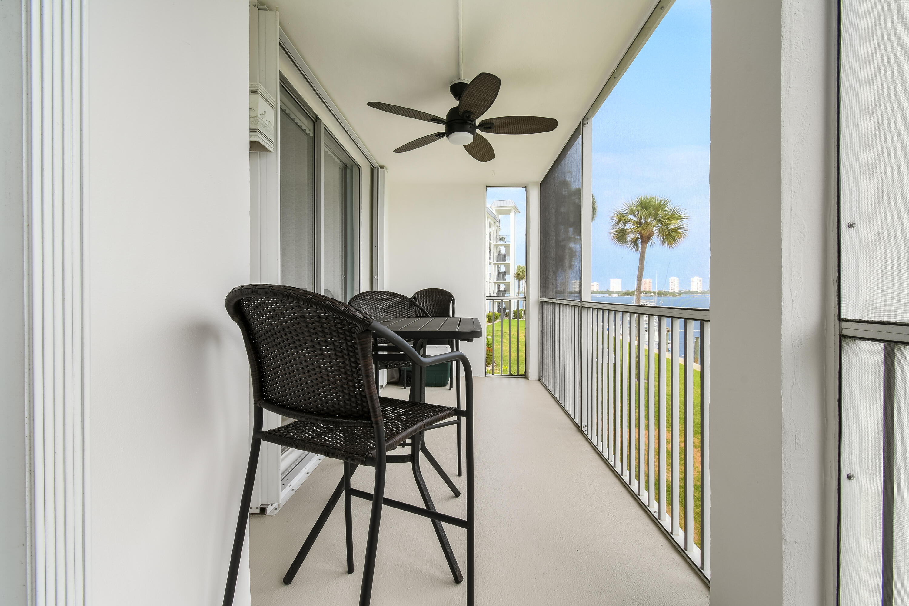 PARADISE HARBOUR CONDO - Residential
