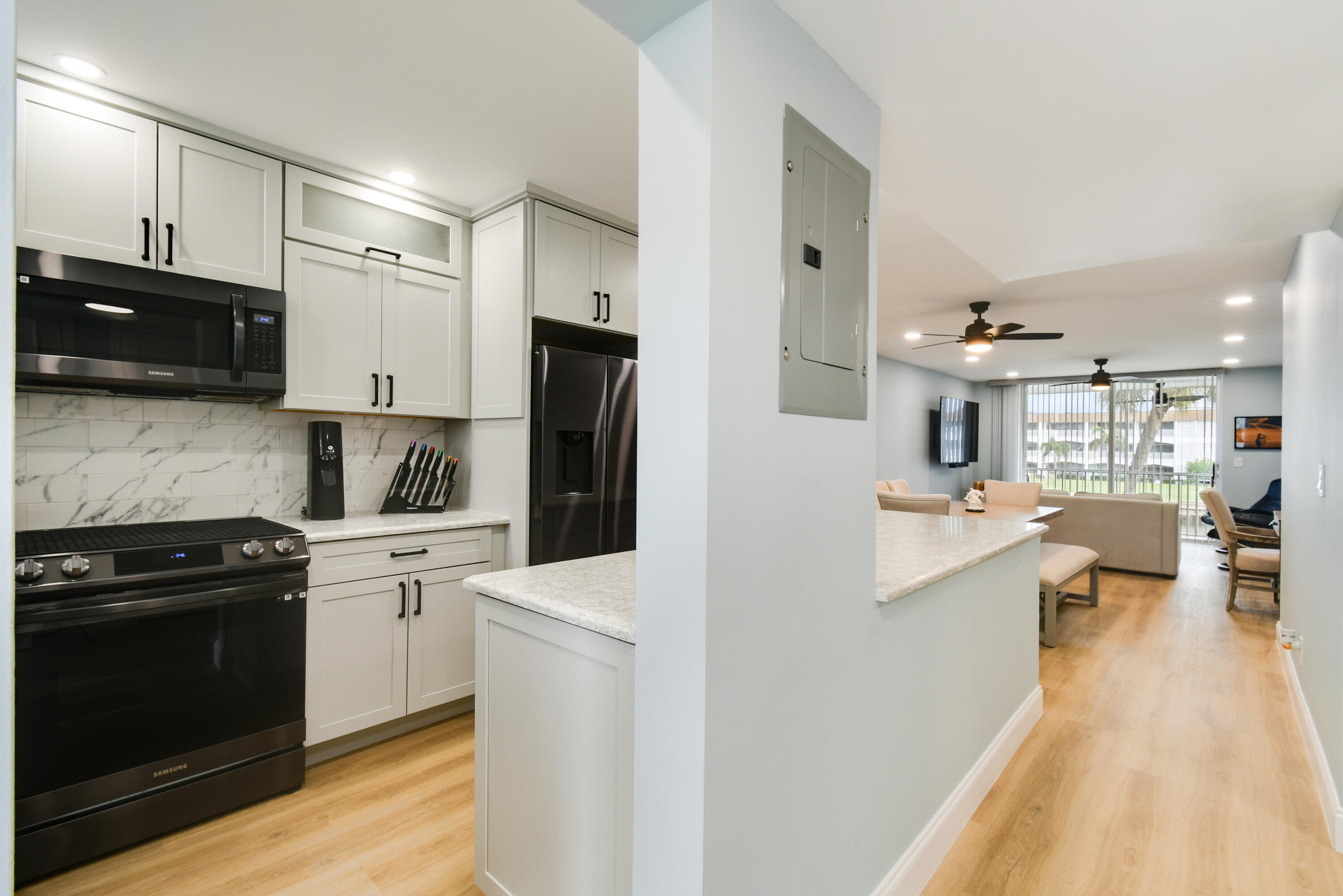 PARADISE HARBOUR CONDO - Residential