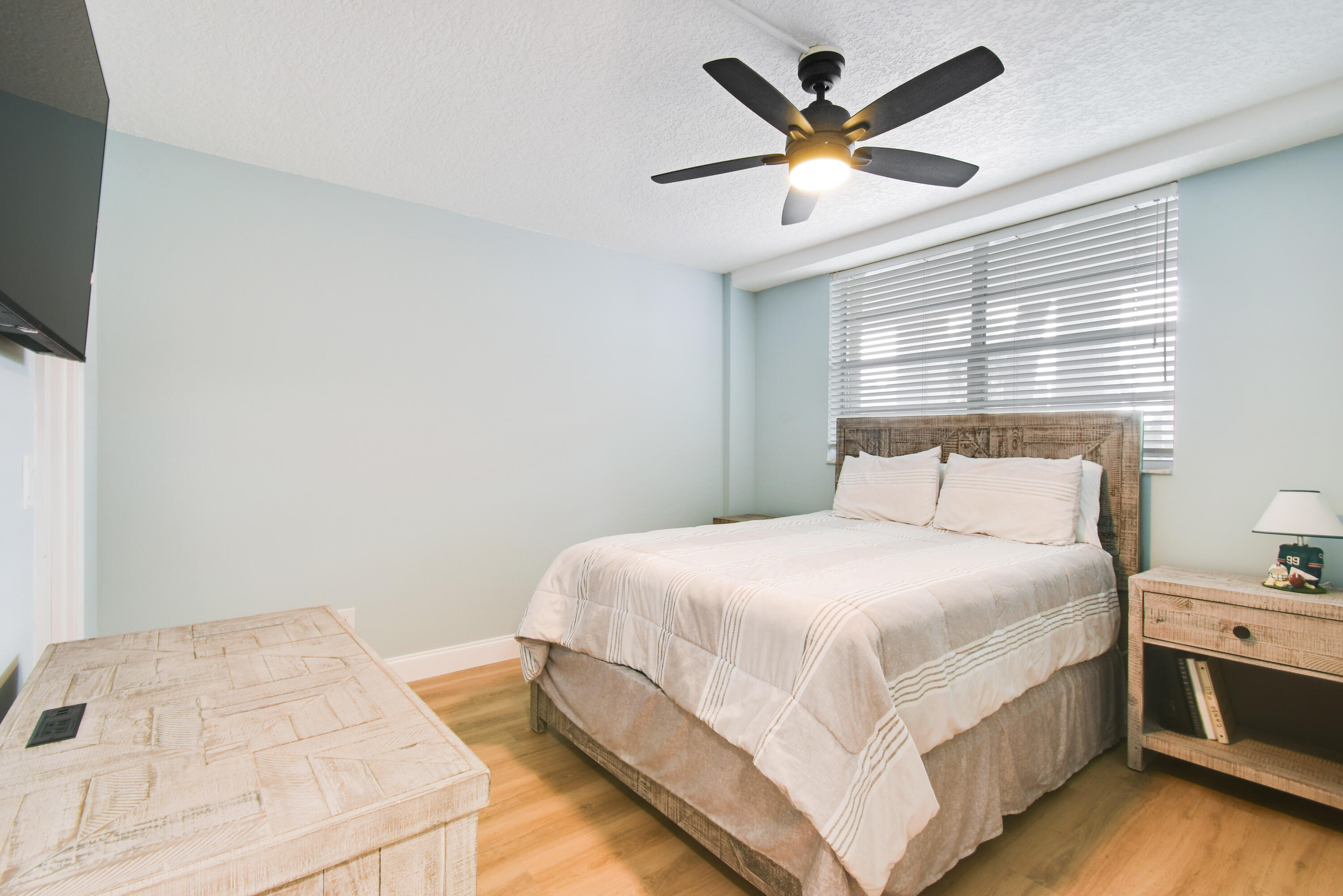 PARADISE HARBOUR CONDO - Residential