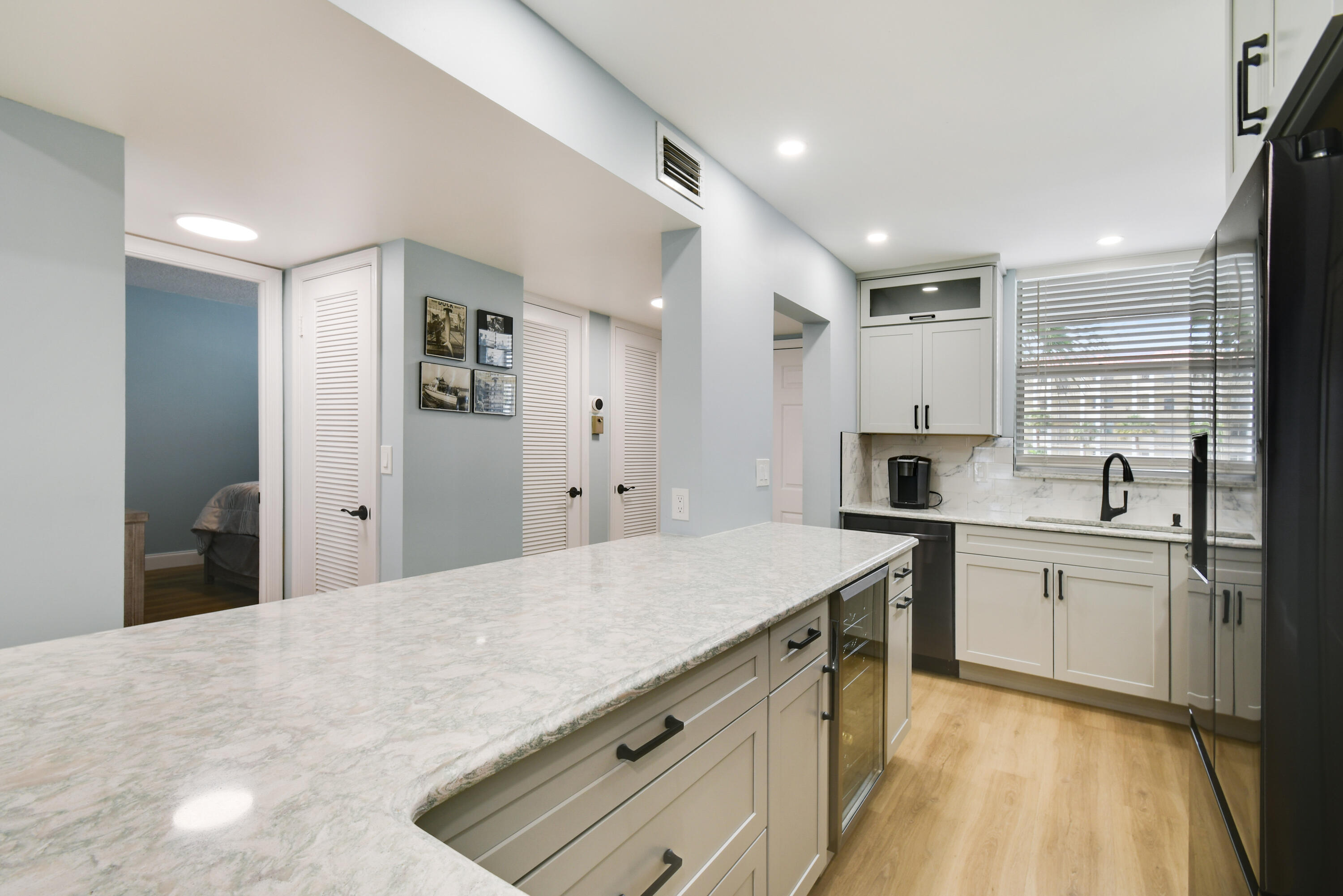 PARADISE HARBOUR CONDO - Residential